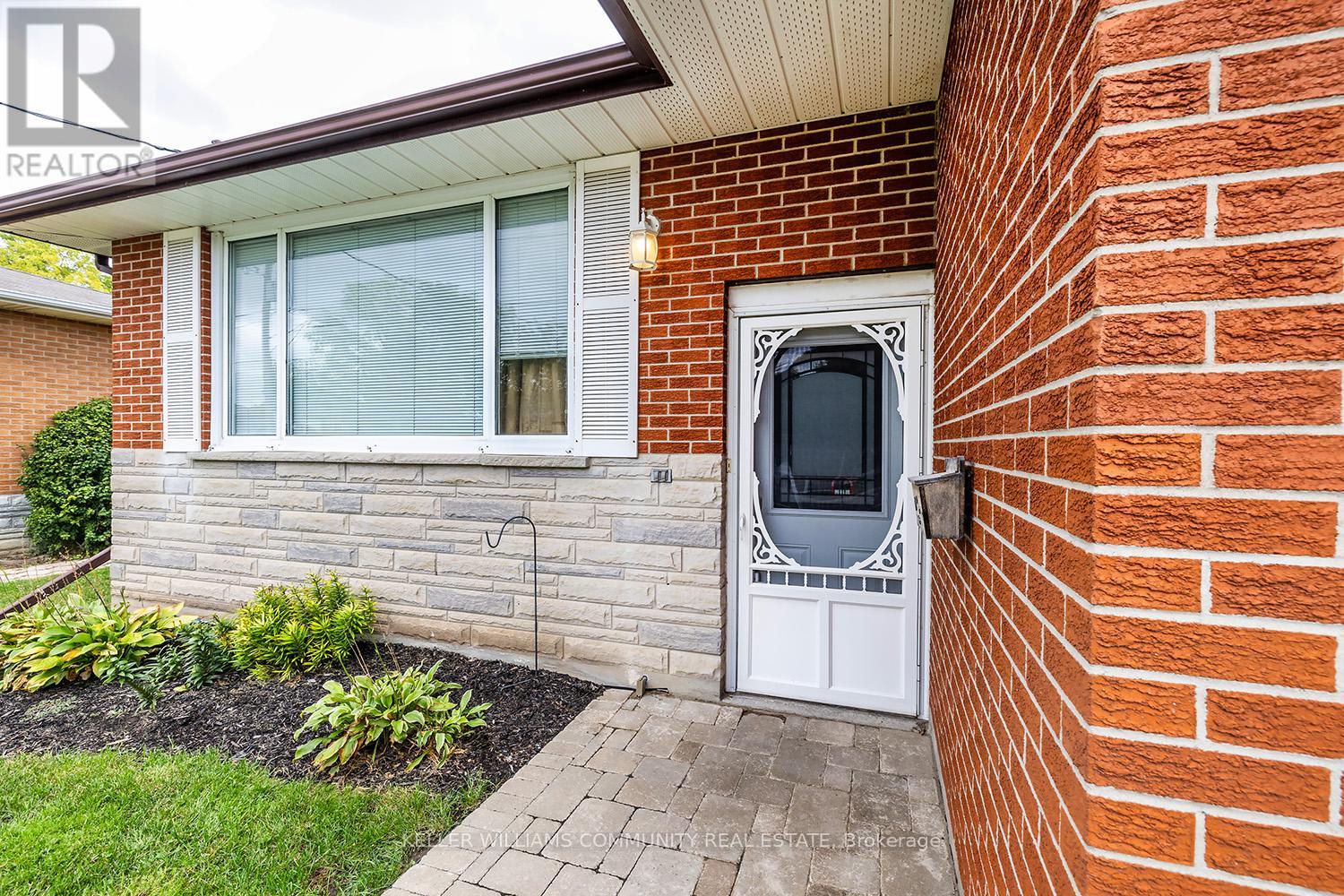 Property at 159 SCUGOG STREET image 3