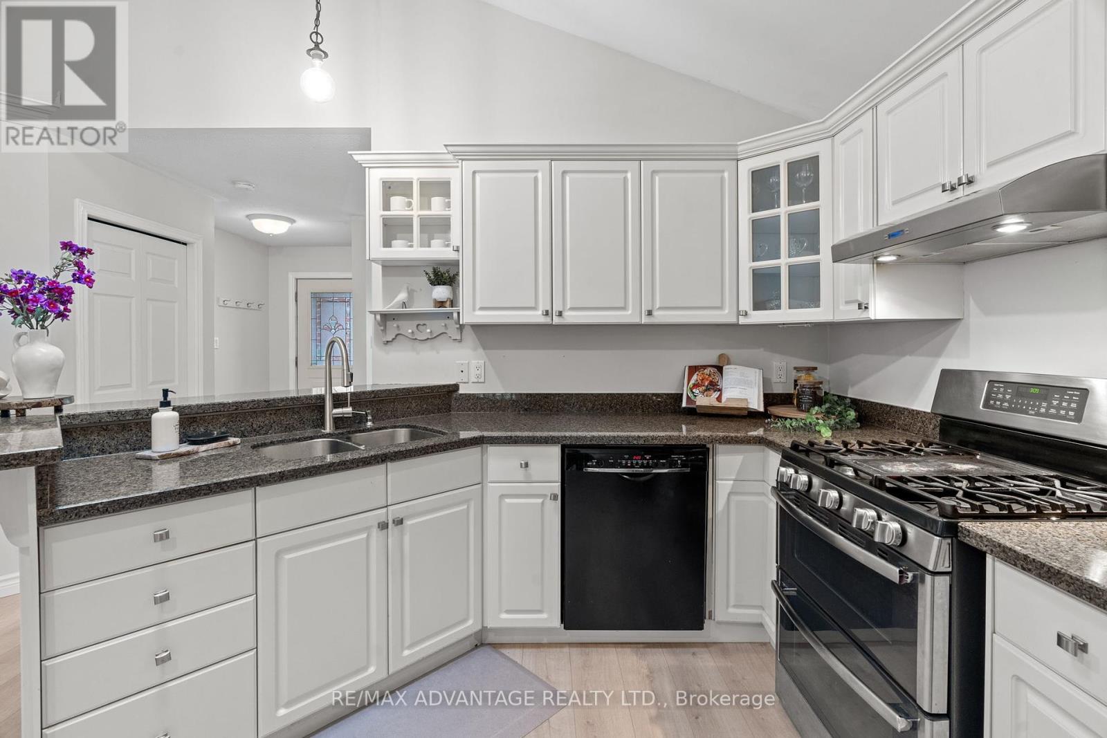 Photo 10 of 43 for 13383 Ilderton Road