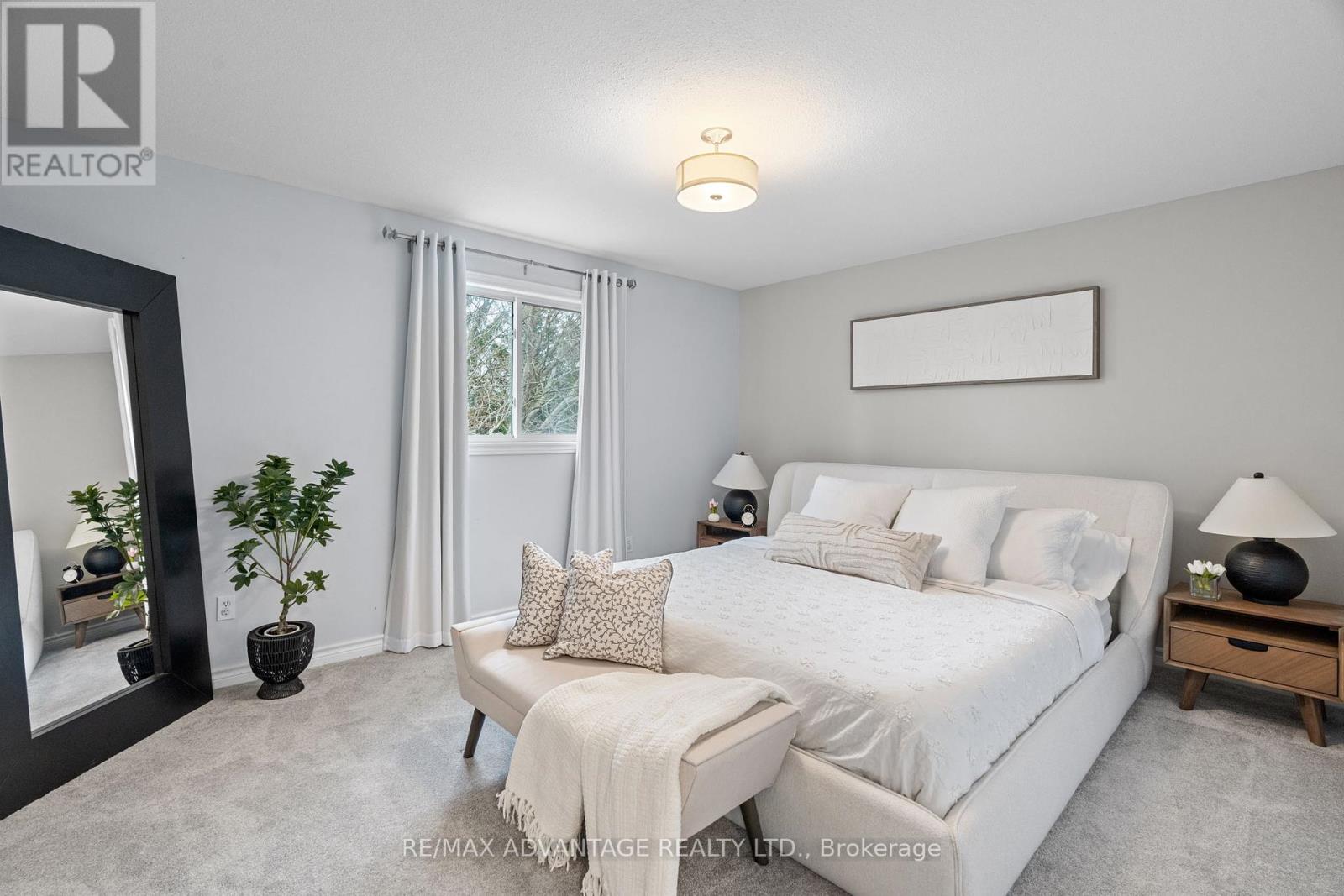 Photo 15 of 43 for 13383 Ilderton Road