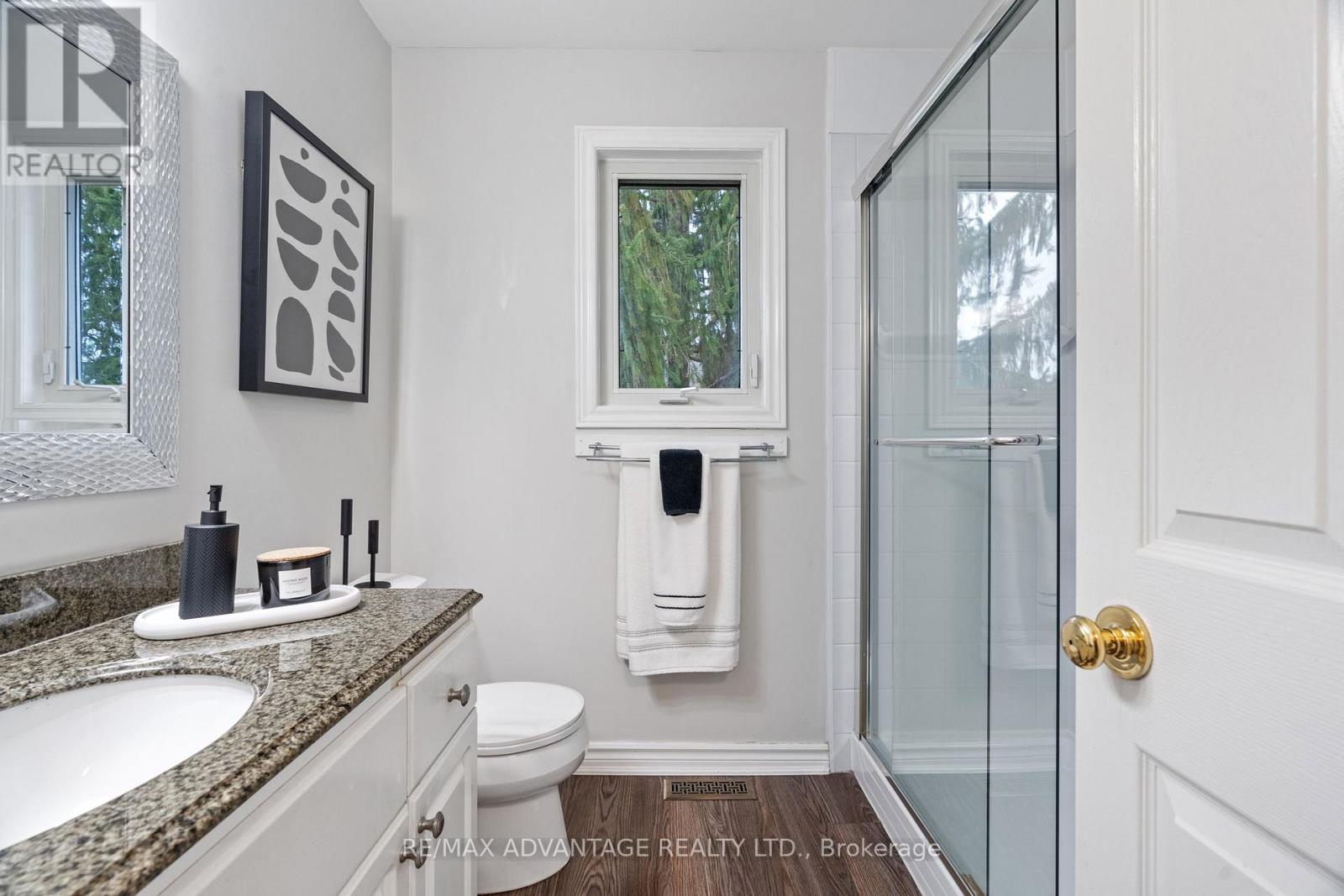 Photo 18 of 43 for 13383 Ilderton Road