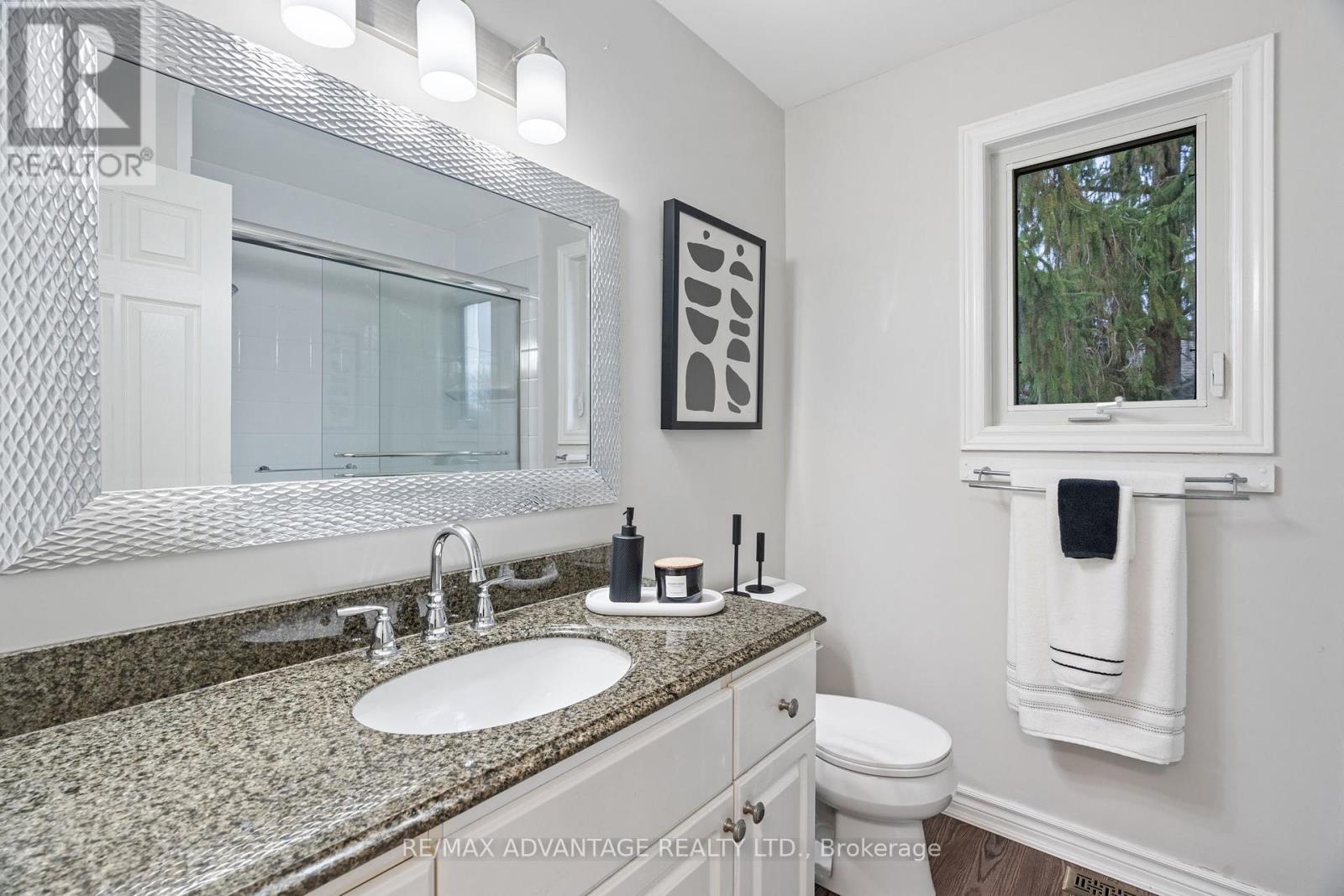 Photo 19 of 43 for 13383 Ilderton Road