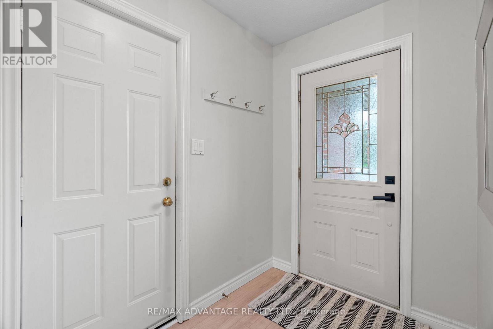 Photo 3 of 43 for 13383 Ilderton Road