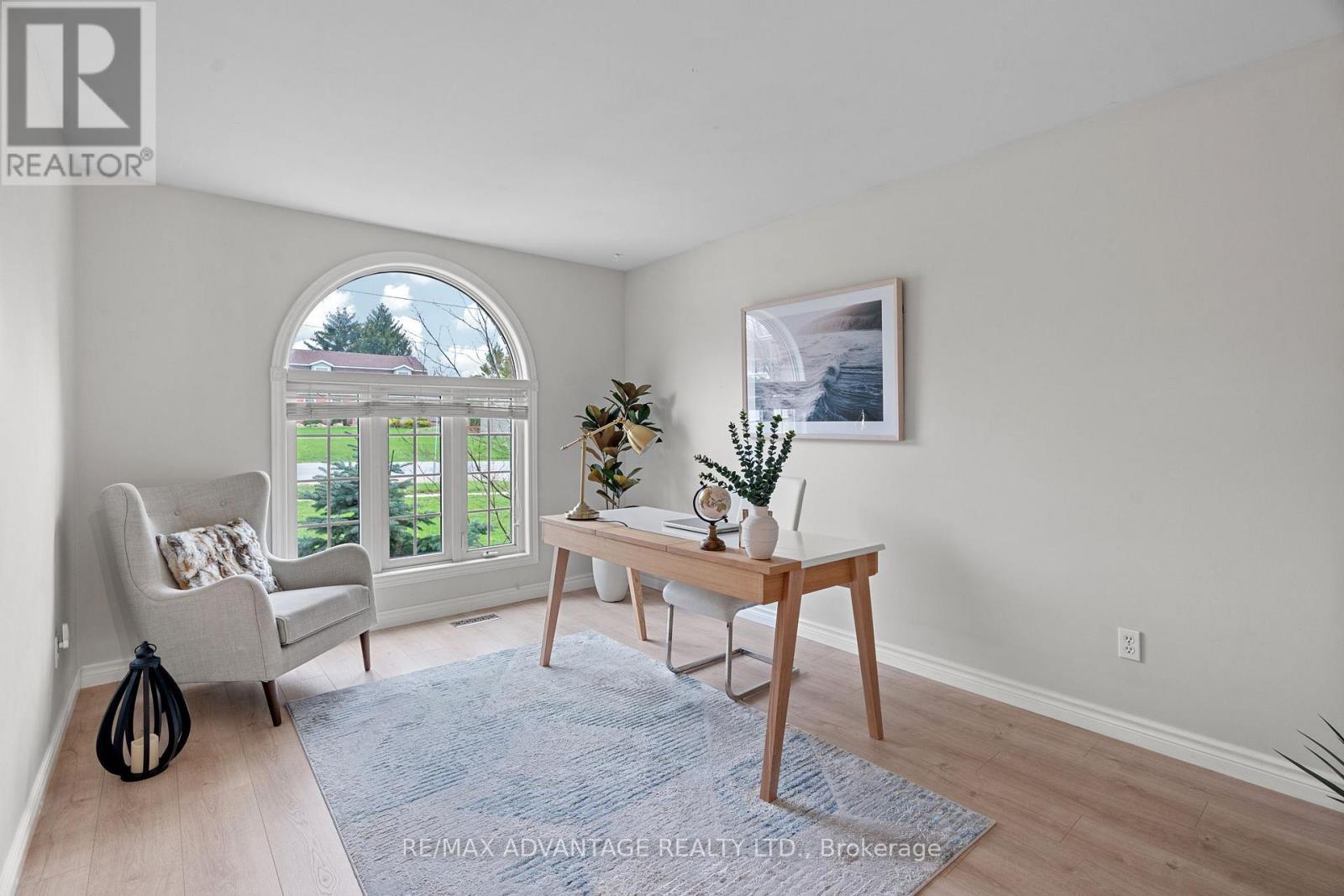 Photo 4 of 43 for 13383 Ilderton Road