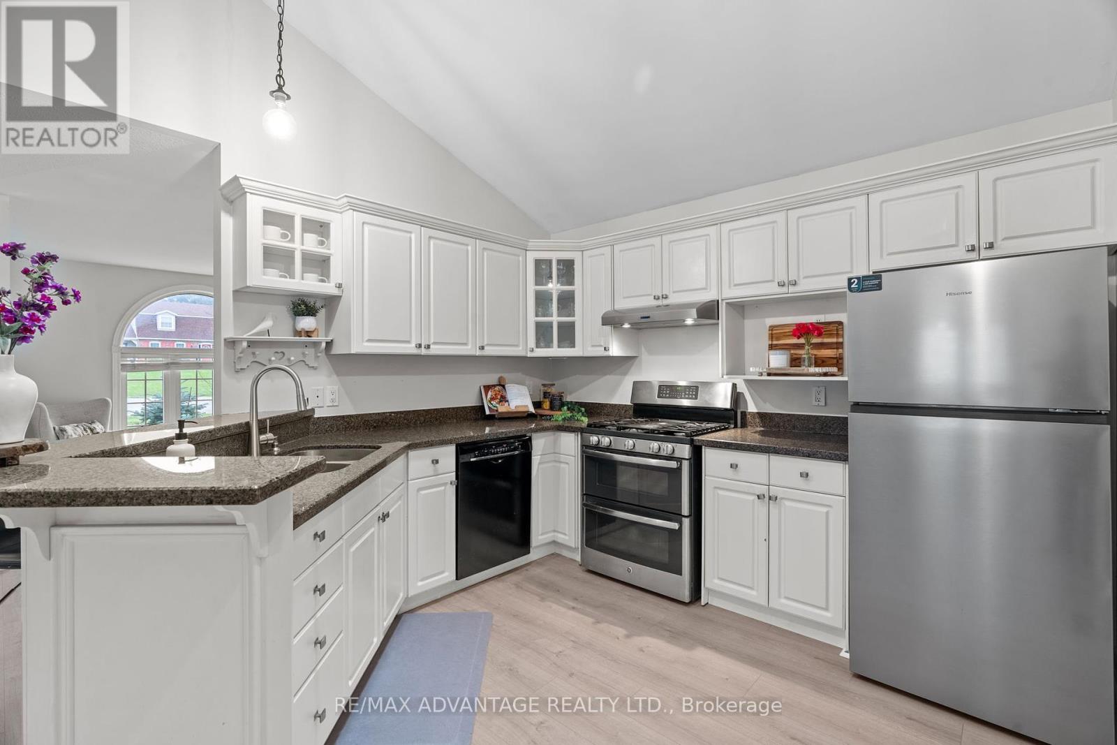 Photo 9 of 43 for 13383 Ilderton Road