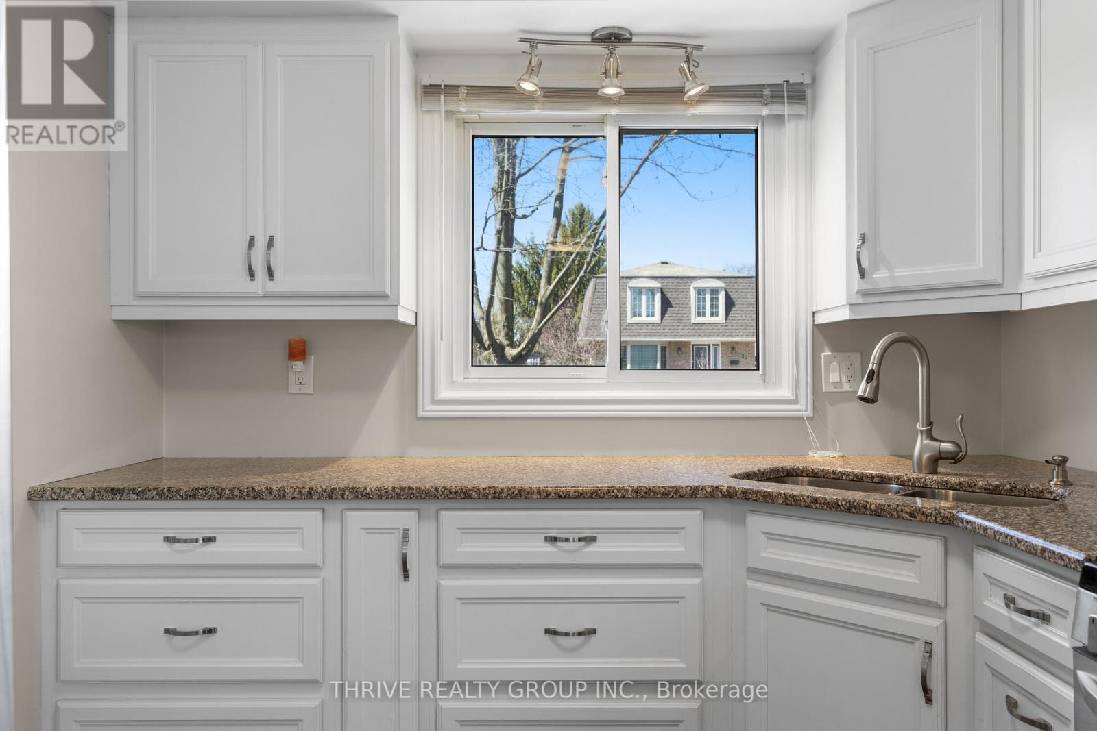Photo 10 of 44 for 26 Edmunds Crescent