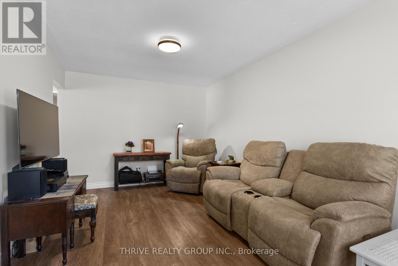 Photo 7 of 44 for 26 Edmunds Crescent