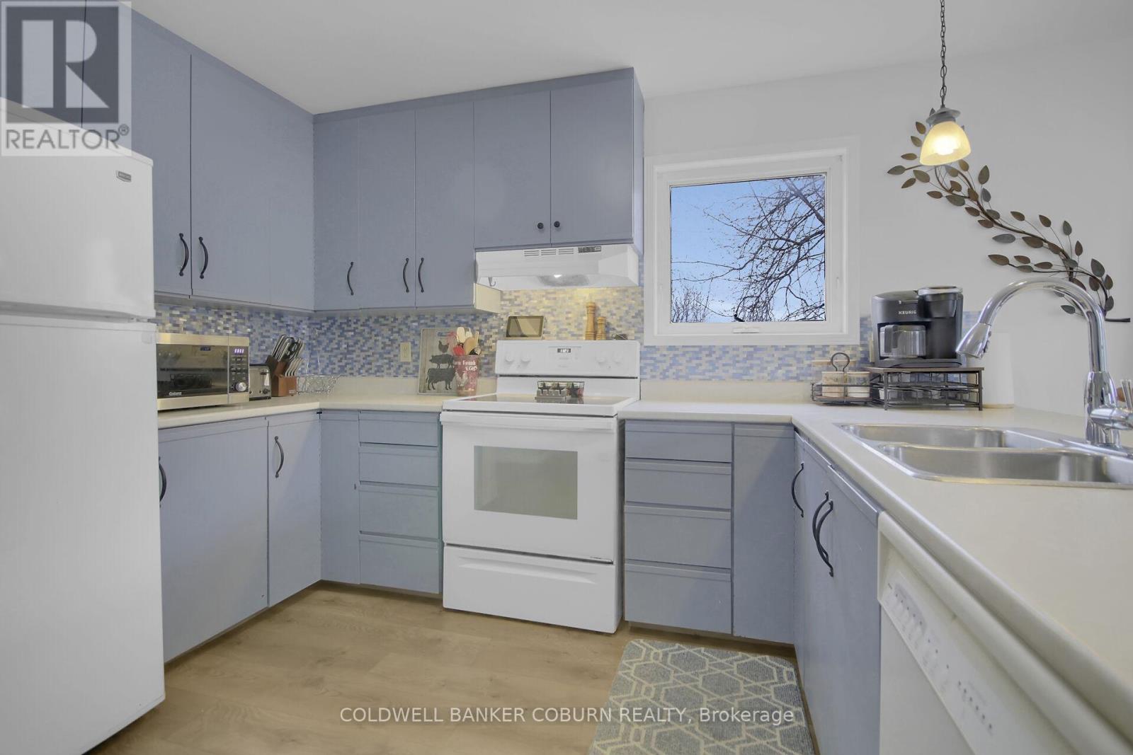 10658 Main Street, North Dundas, Ontario  K0E 1W0 - Photo 12 - X12097751