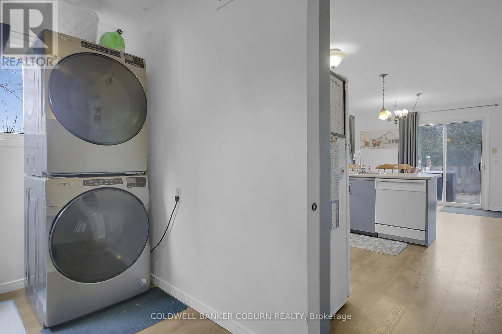 10658 Main Street, North Dundas, Ontario  K0E 1W0 - Photo 13 - X12097751