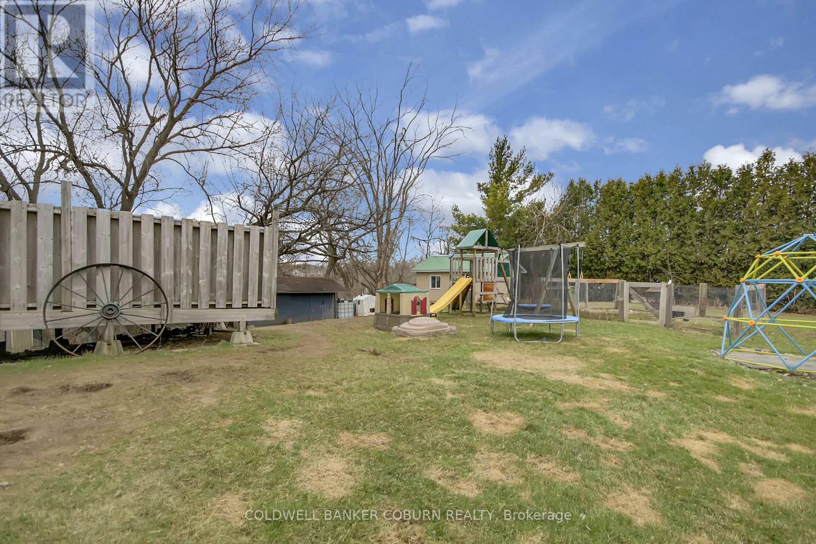 10658 Main Street, North Dundas, Ontario  K0E 1W0 - Photo 32 - X12097751