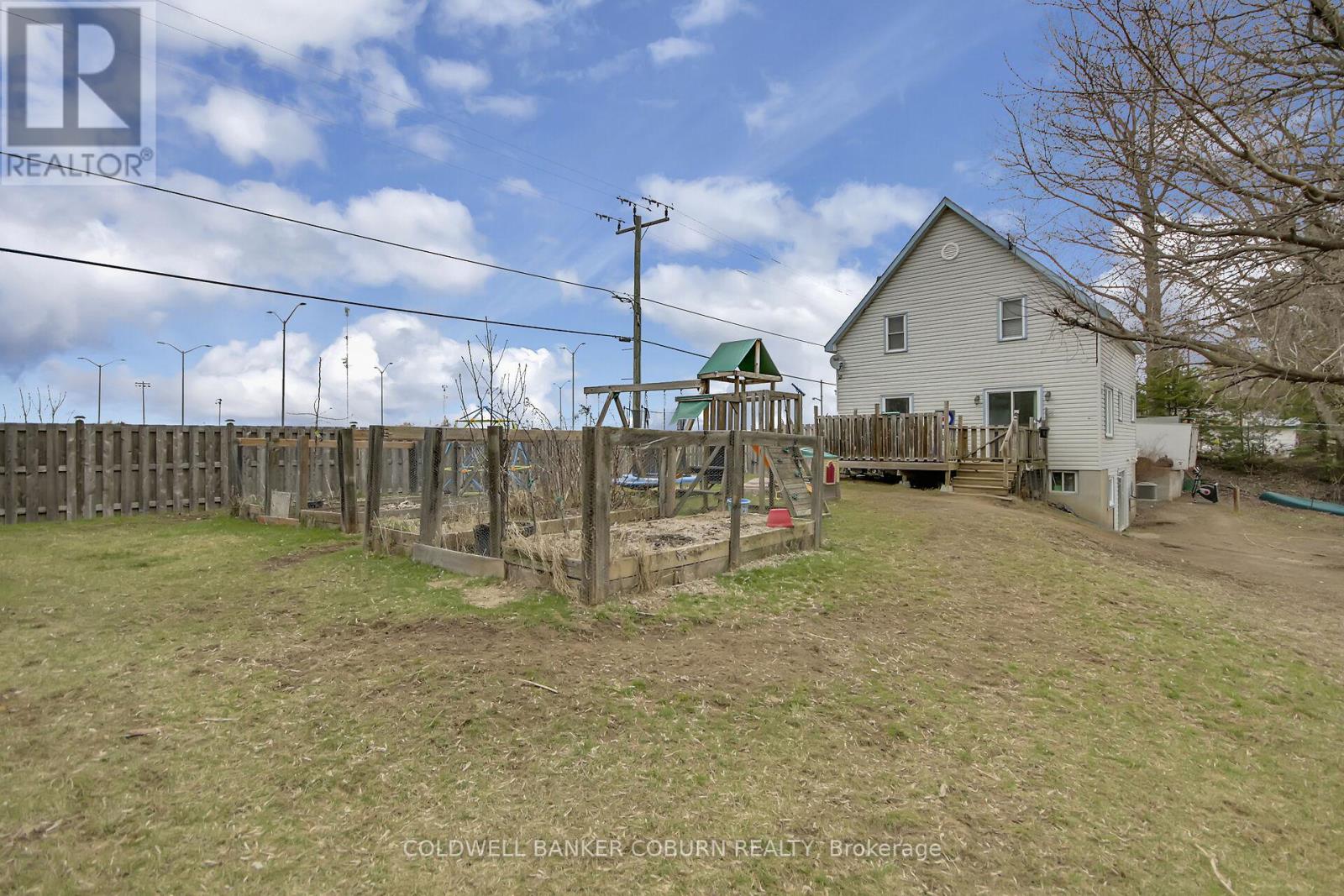 10658 Main Street, North Dundas, Ontario  K0E 1W0 - Photo 34 - X12097751