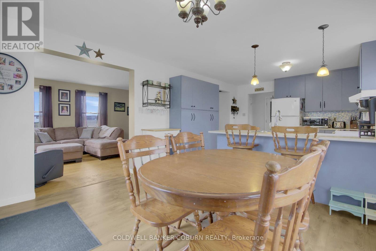 10658 Main Street, North Dundas, Ontario  K0E 1W0 - Photo 7 - X12097751