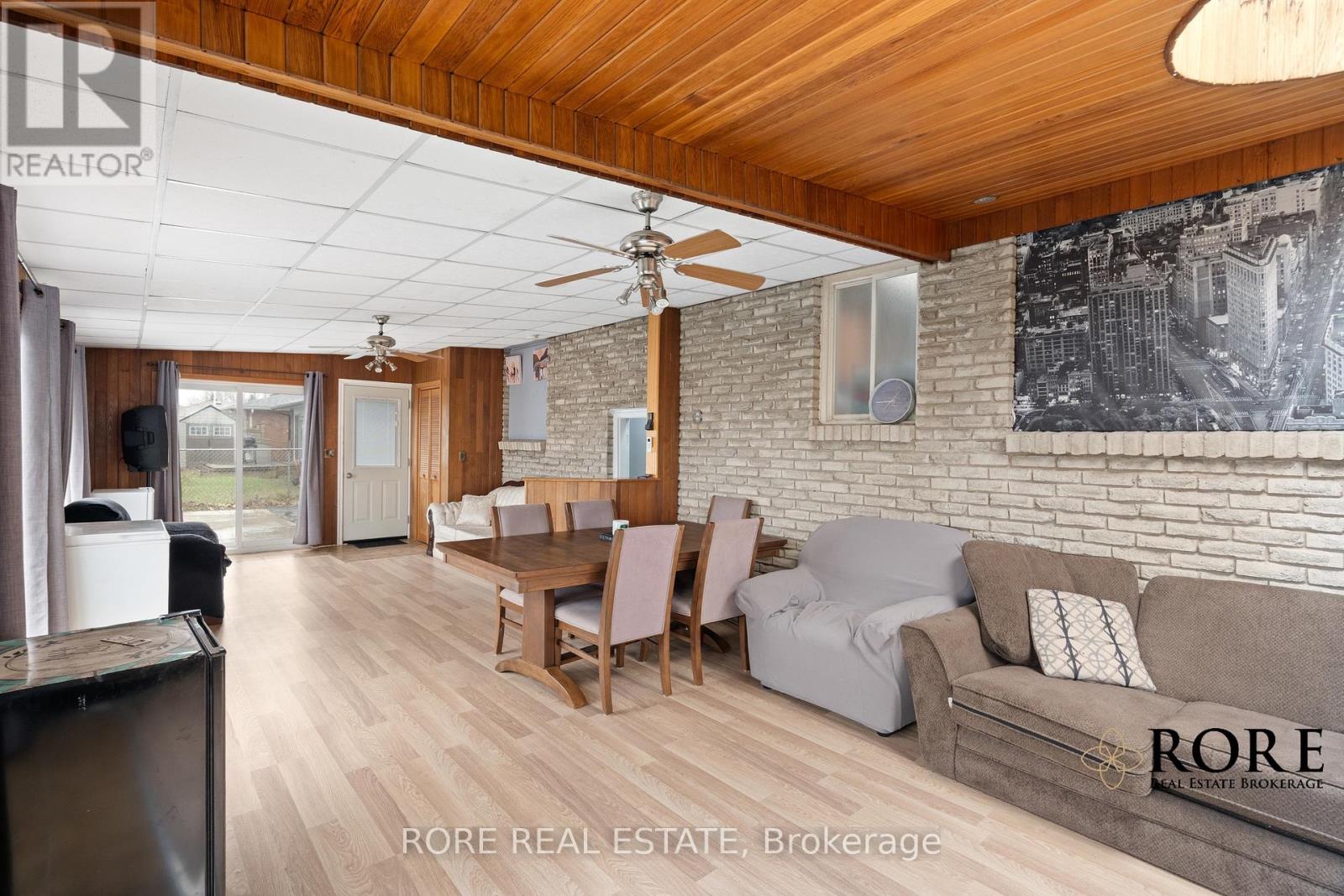 22 Colonial Street, Welland, Ontario  L3C 5W5 - Photo 20 - X12097742