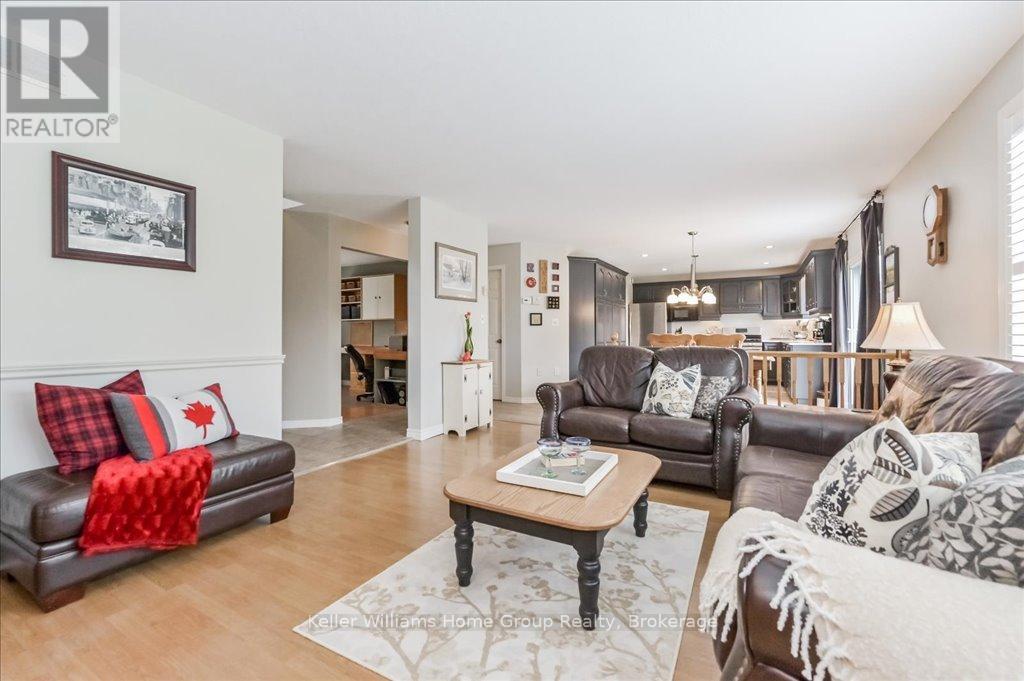 35 Thomas Boulevard, Centre Wellington, Ontario  N0B 1S0 - Photo 12 - X12097758