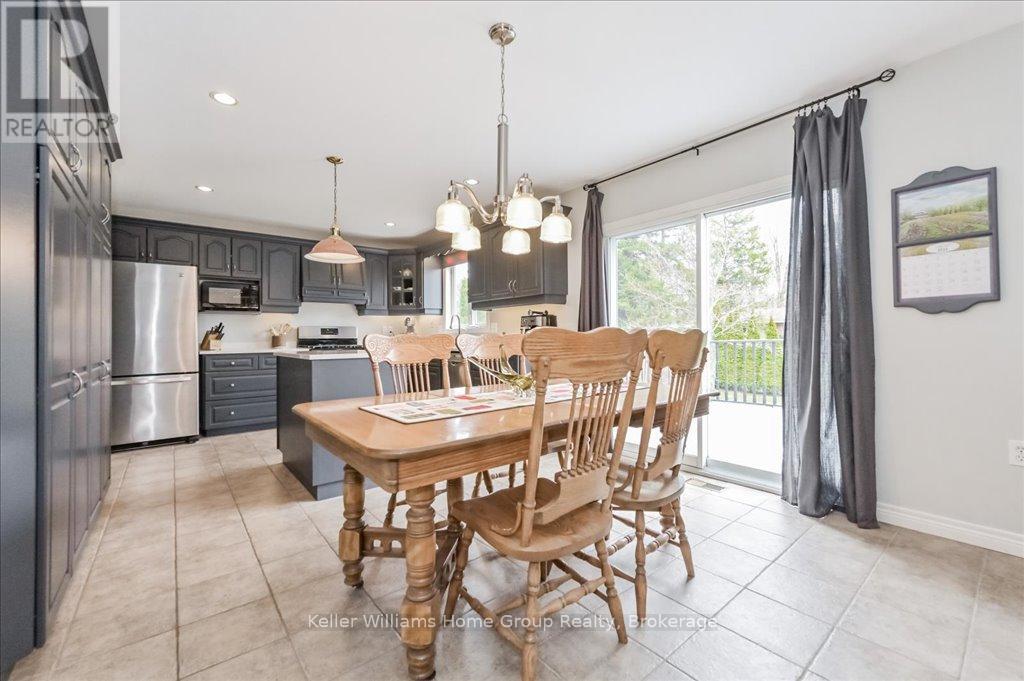 Property at 35 THOMAS BOULEVARD image 3