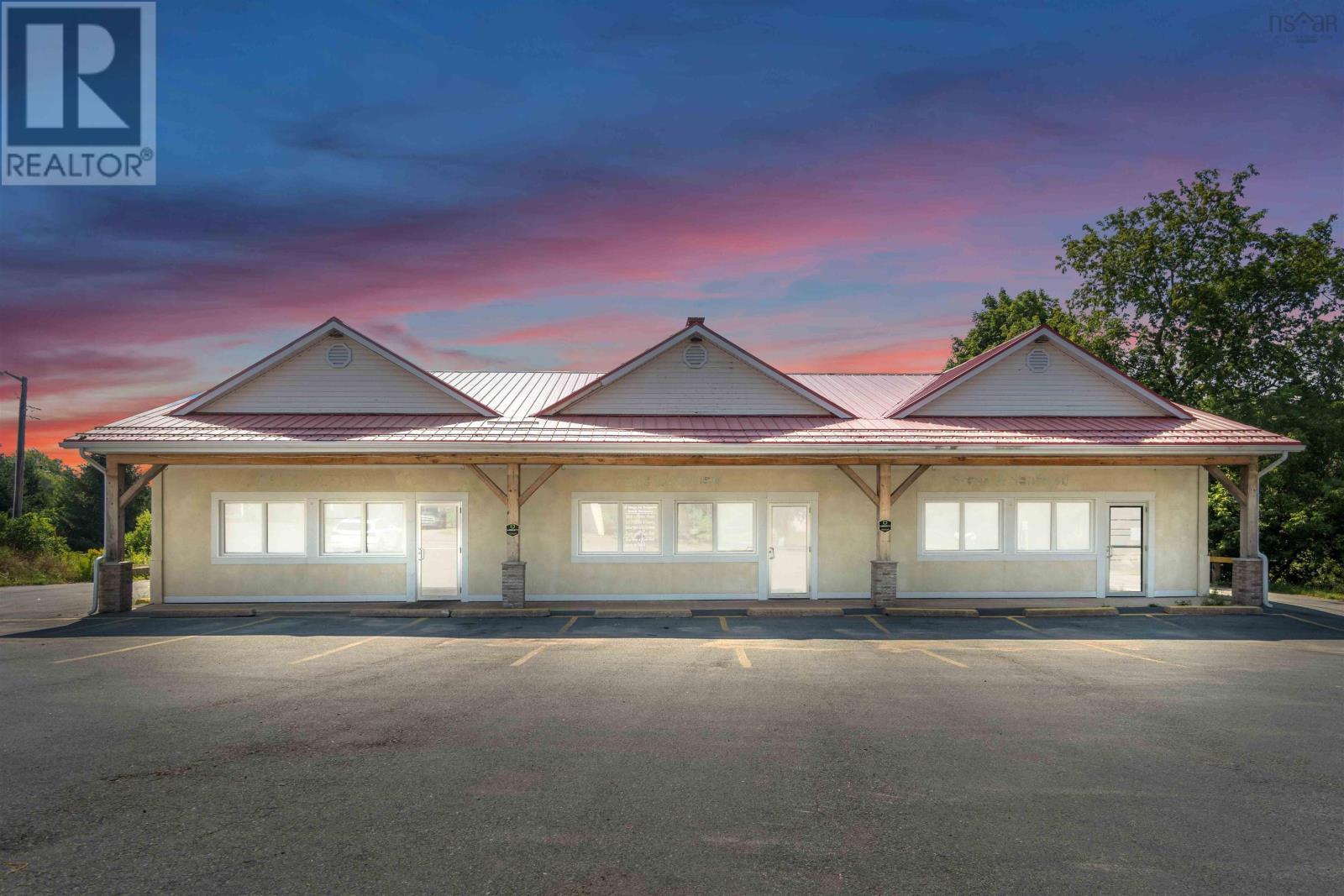 678 Central Avenue, Greenwood, Nova Scotia  B0P 1R0 - Photo 2 - 202508552