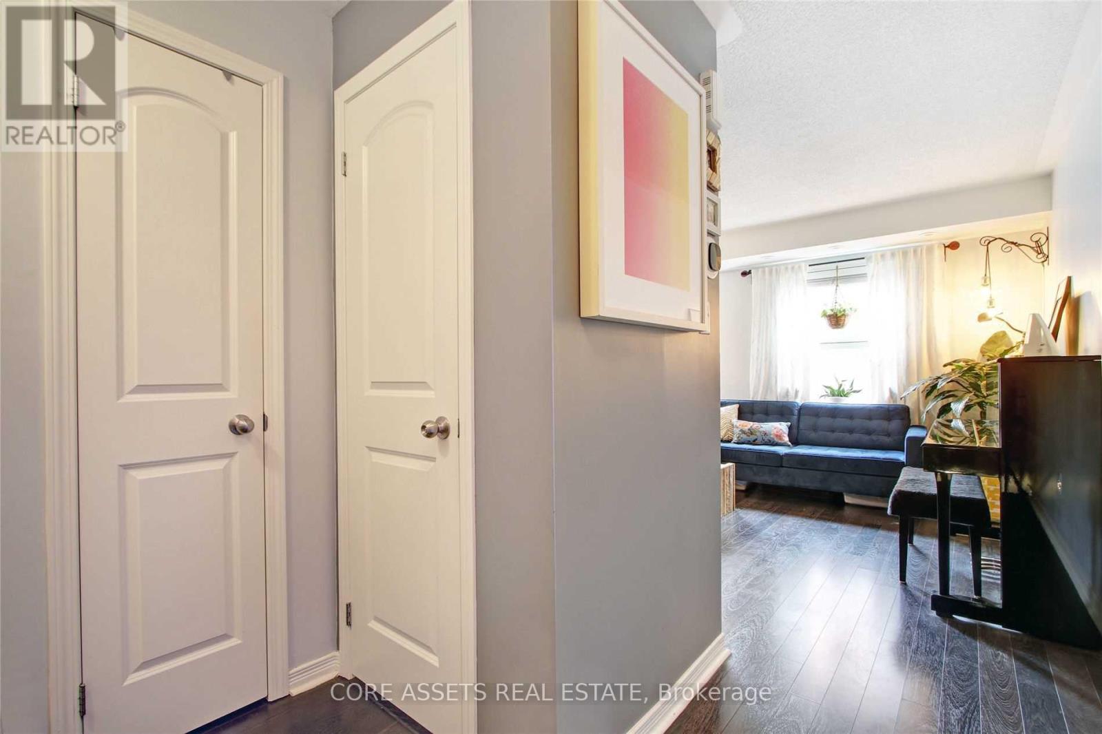Property at 4 - 819 DUNDAS STREET E image 2