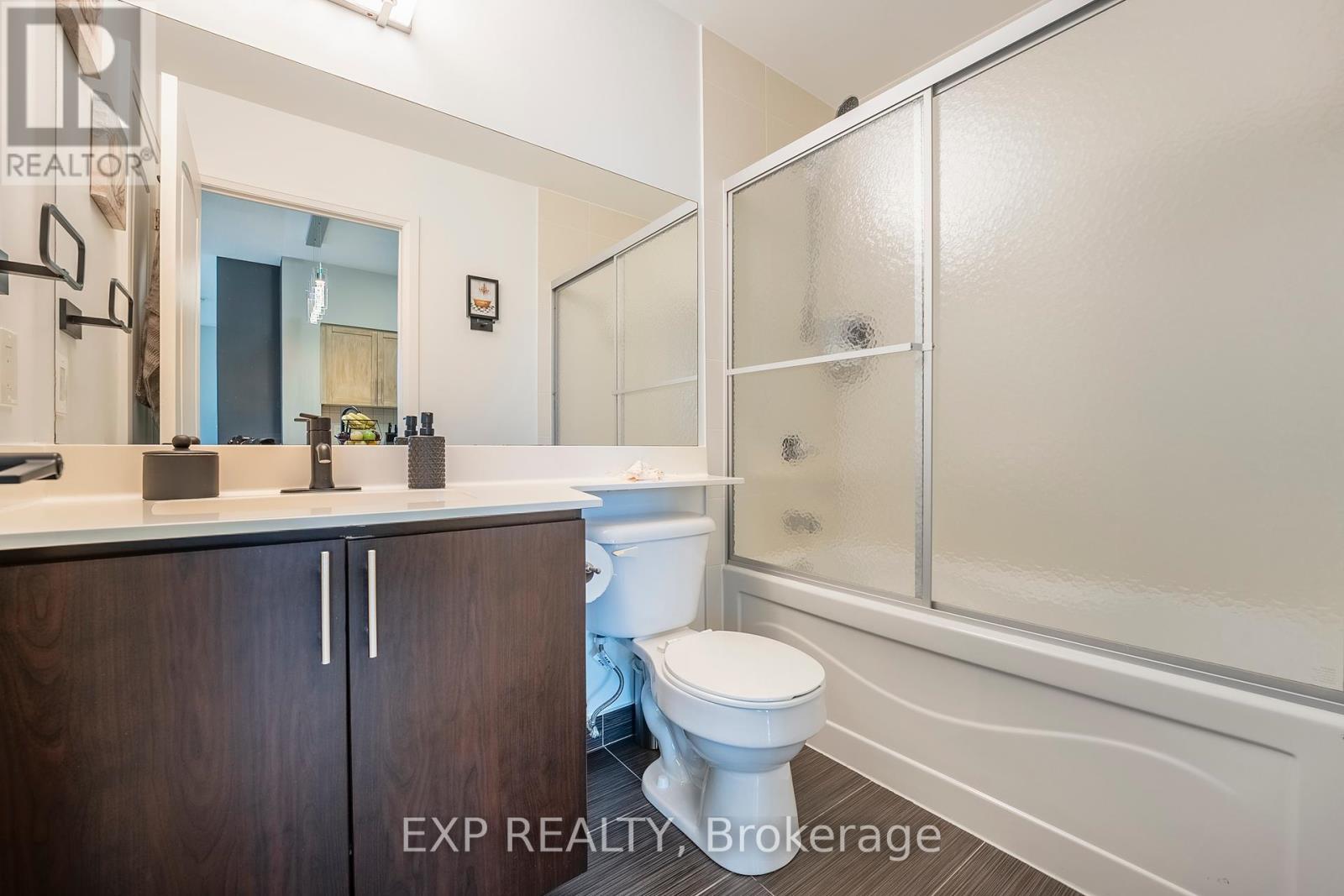 105 - 20 North Park Road, Vaughan, Ontario  L4J 0G7 - Photo 10 - N12097748
