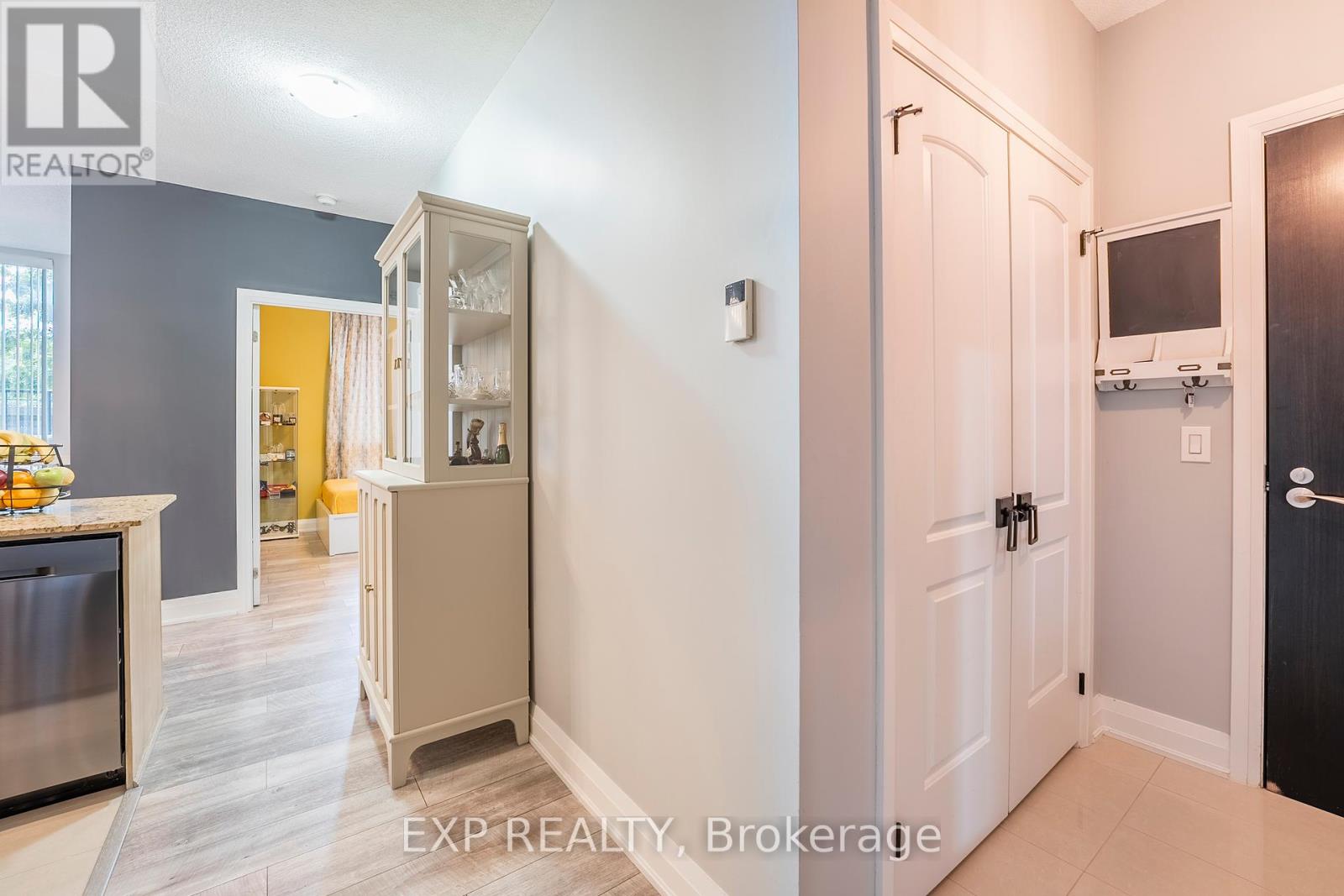 105 - 20 North Park Road, Vaughan, Ontario  L4J 0G7 - Photo 9 - N12097748