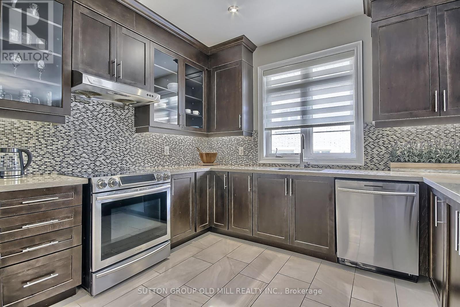 210 Jessie Caverhill Pas, Oakville, Ontario  L6M 0T8 - Photo 12 - W12097746