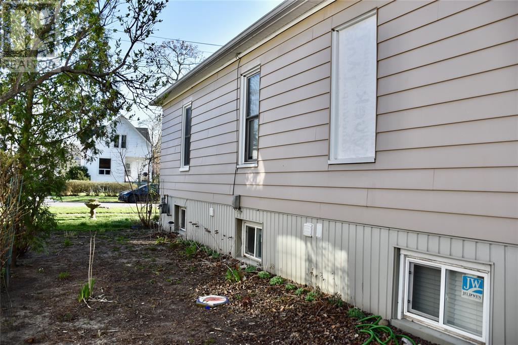 Property at 408 CROMWELL STREET image 5