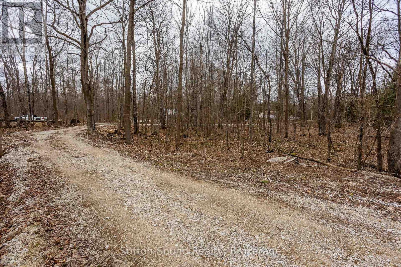 127 Big Rock Road, Georgian Bluffs, Ontario  N0H 2K0 - Photo 16 - X12046974