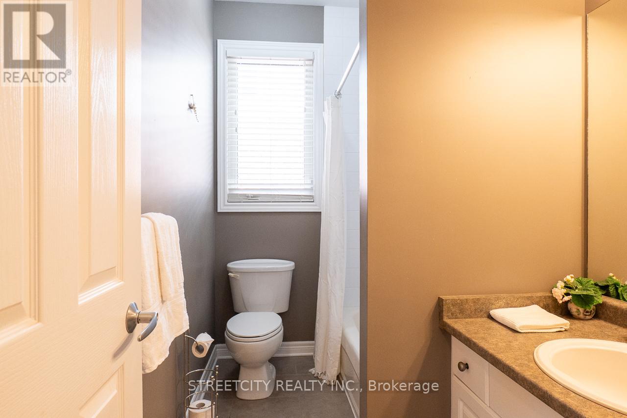 Photo 11 of 50 for 1091 South Wenige Drive