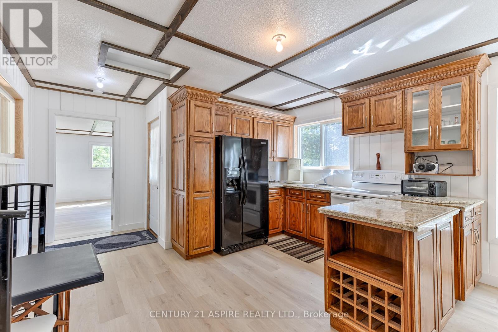 158 Eastside Trout Lake Lane, Madawaska Valley, Ontario  K0J 1B0 - Photo 14 - X12097800