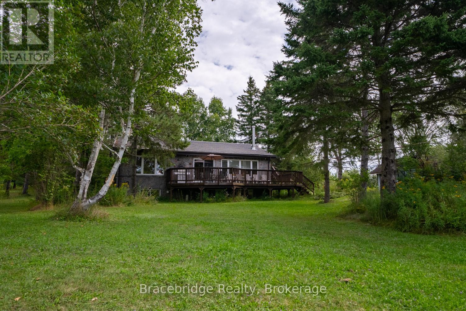 9 Riverview Drive, Mckellar, Ontario  P0G 1C0 - Photo 16 - X12097783