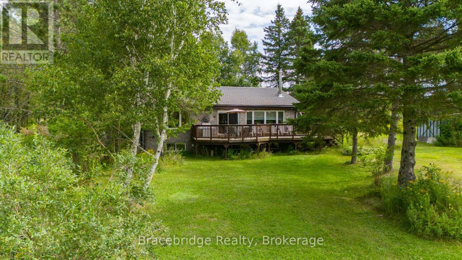 9 Riverview Drive, Mckellar, Ontario  P0G 1C0 - Photo 9 - X12097783
