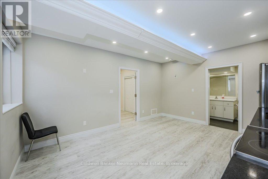 91 Mccann Street, Guelph, Ontario  N1G 0A8 - Photo 39 - X12097809