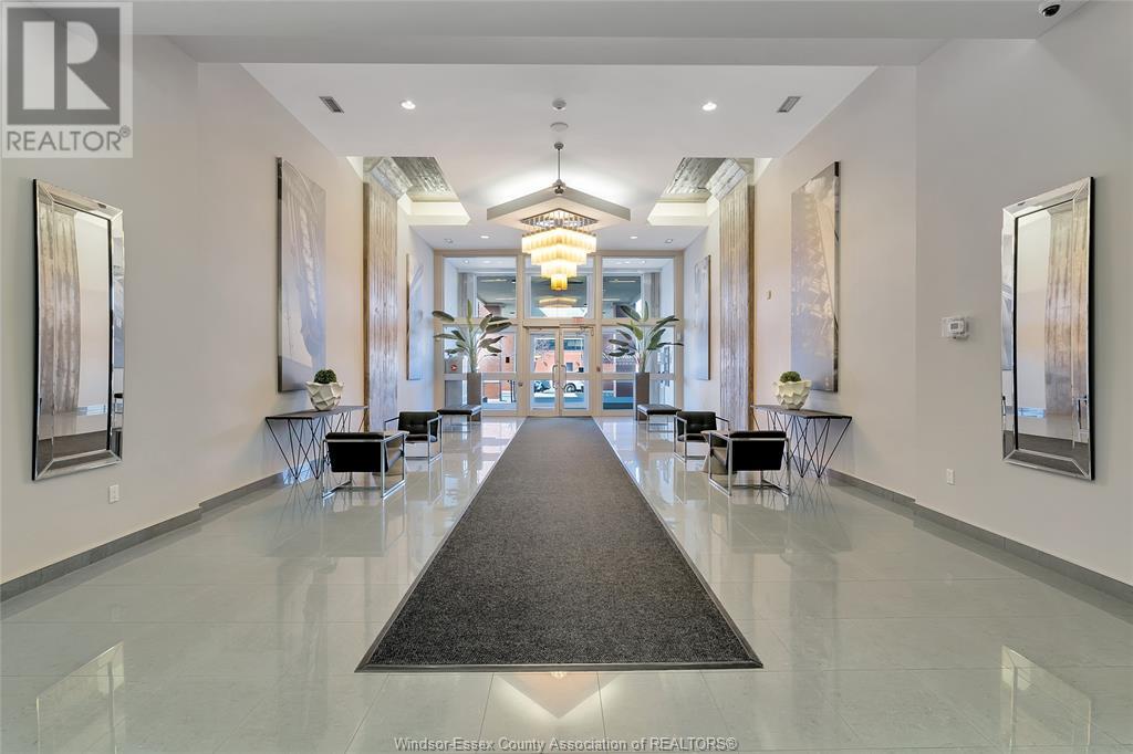 Property at 2175 WYANDOTTE STREET East Unit# 303 image 4