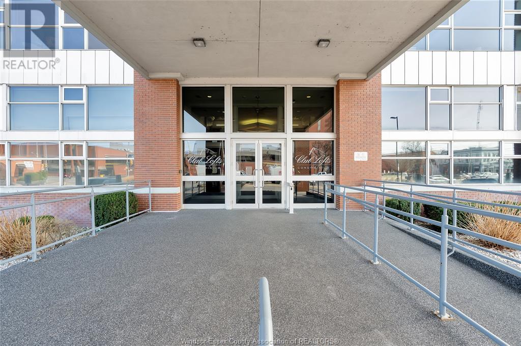 Property at 2175 WYANDOTTE STREET East Unit# 303 image 5