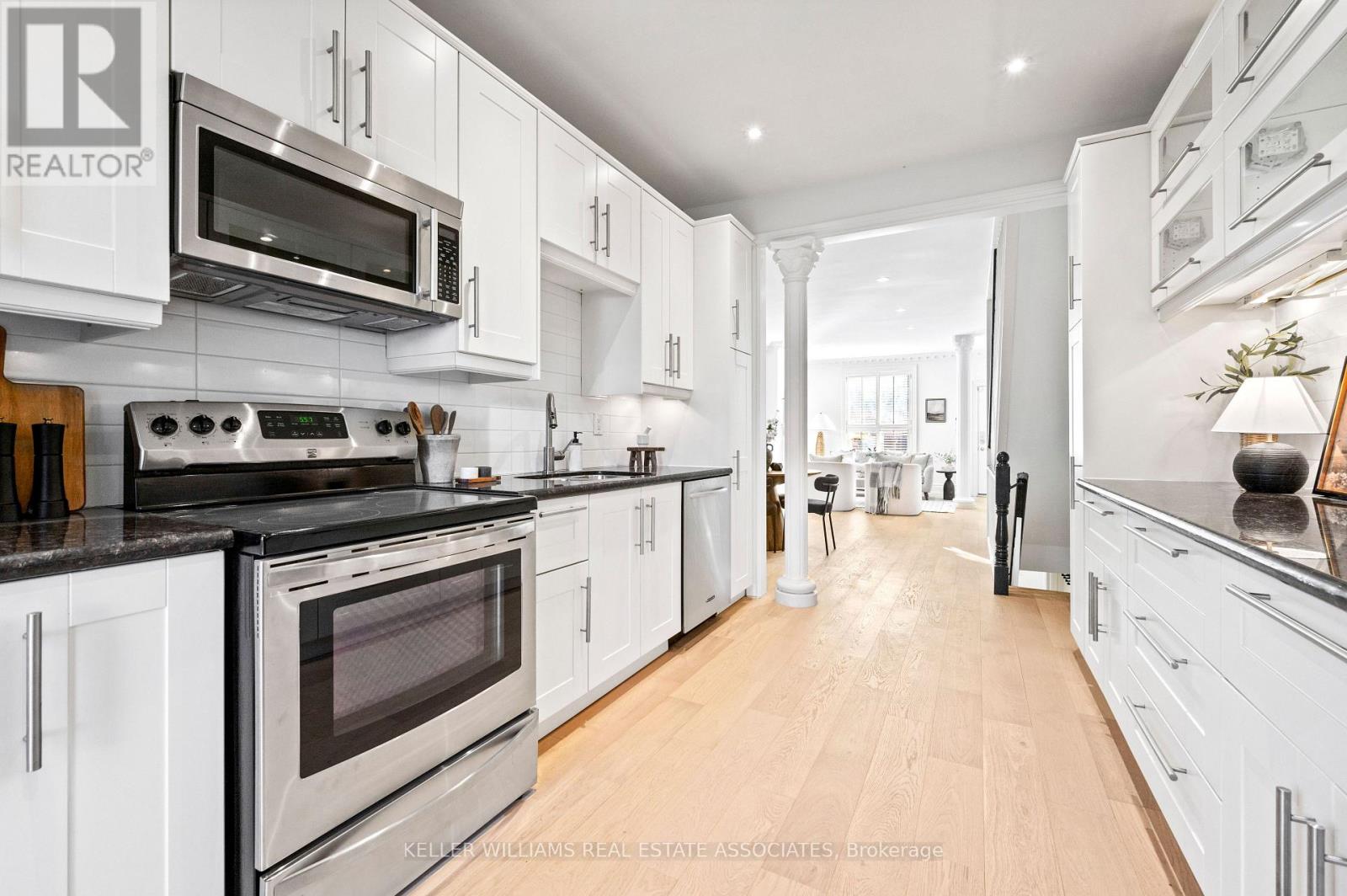 30 Belmont Street, Toronto, Ontario  M5R 1P8 - Photo 14 - C12097824