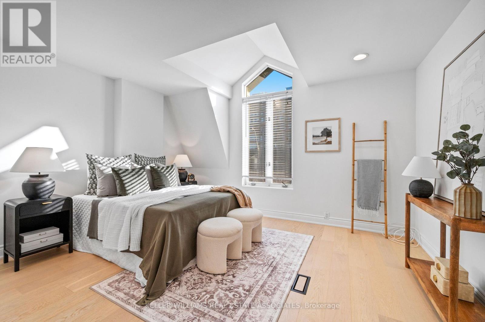 30 Belmont Street, Toronto, Ontario  M5R 1P8 - Photo 17 - C12097824