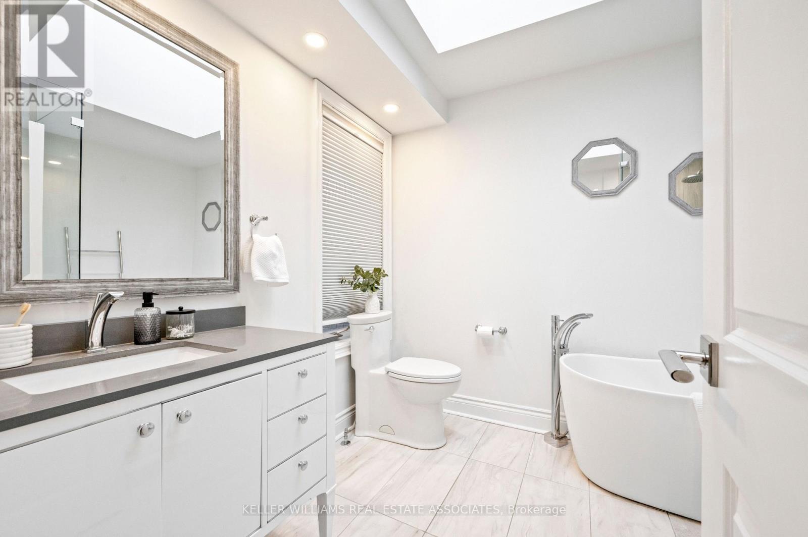 30 Belmont Street, Toronto, Ontario  M5R 1P8 - Photo 24 - C12097824