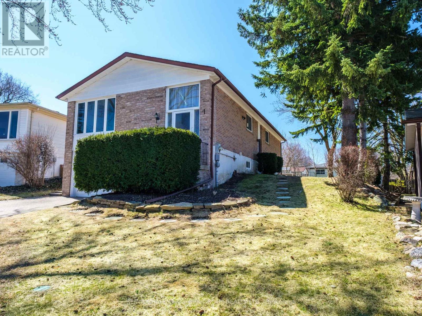 Property at 413 ROYWOOD CRESCENT image 5