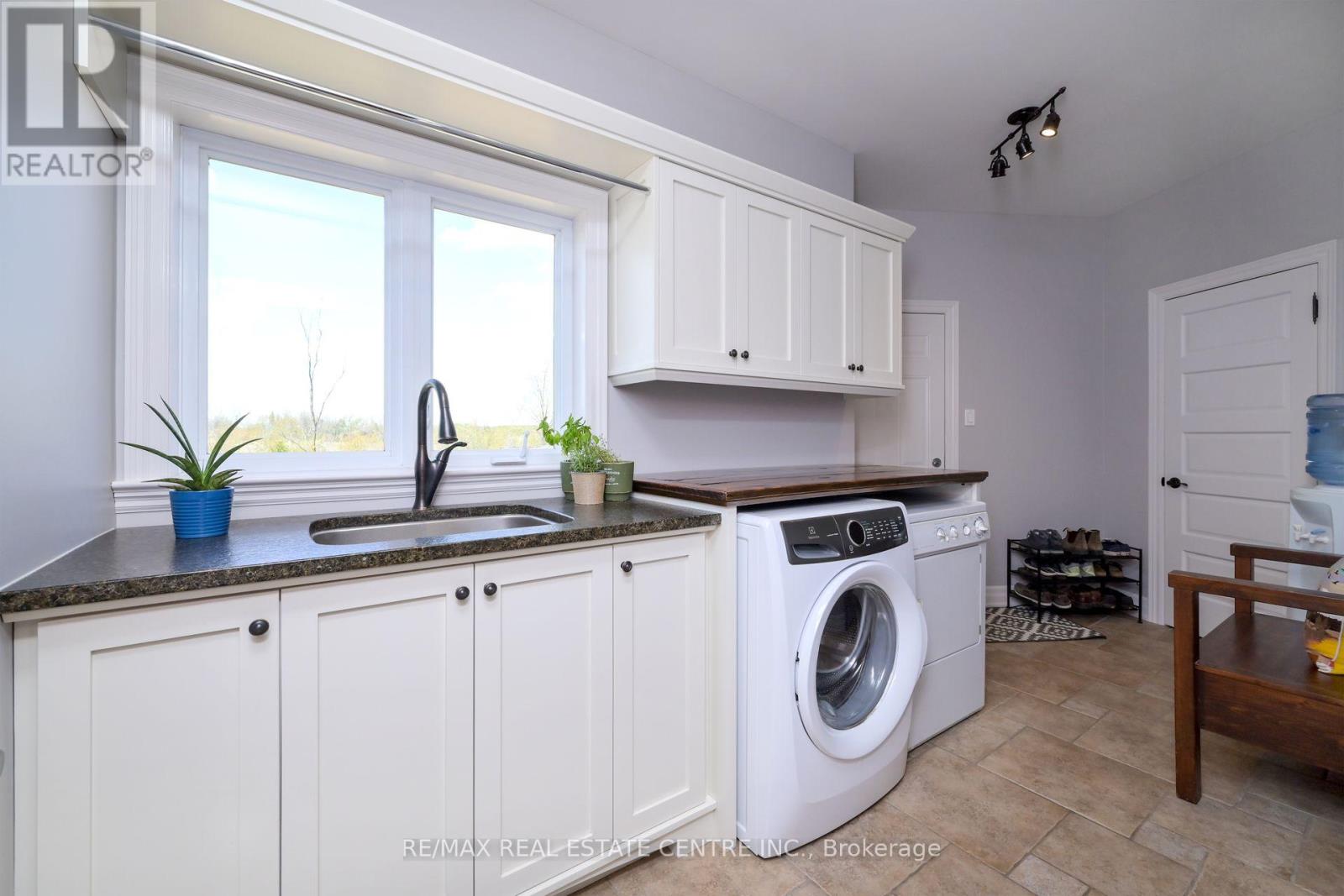 293138 8th Line, Amaranth, Ontario  L9W 0T6 - Photo 11 - X12097825