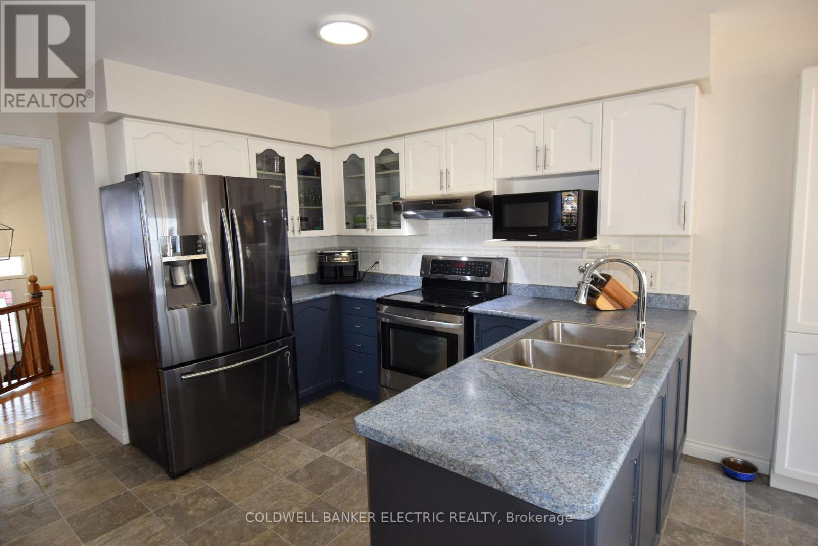605 Fortye Drive, Peterborough West, Ontario  K9K 2H3 - Photo 10 - X12094787