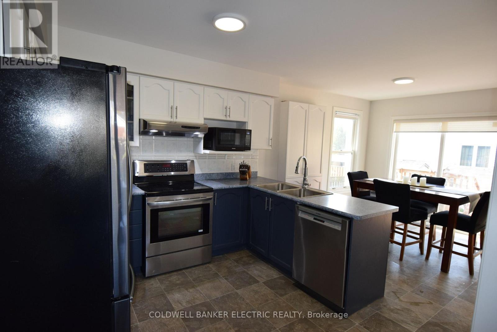 605 Fortye Drive, Peterborough West, Ontario  K9K 2H3 - Photo 8 - X12094787