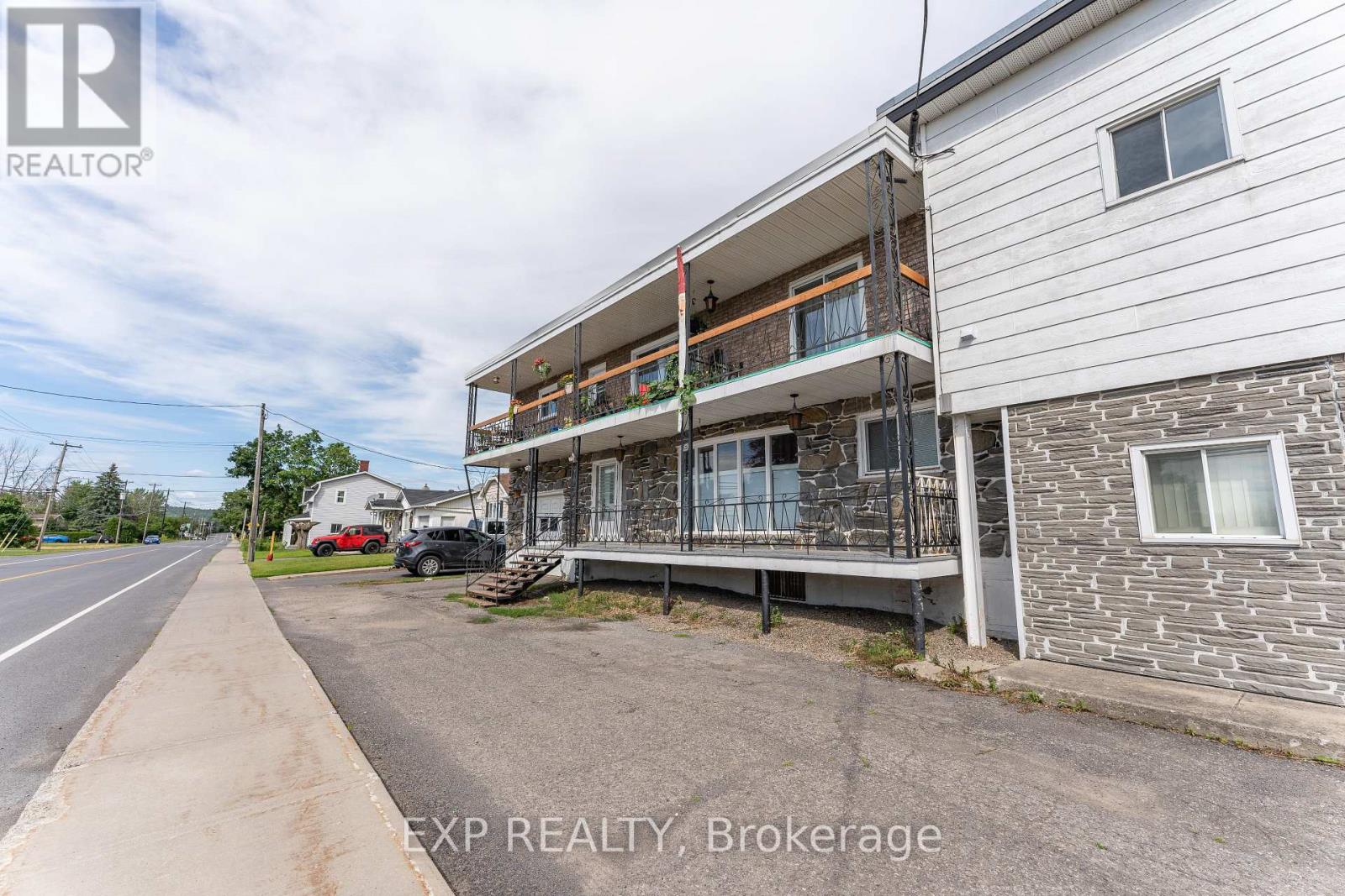 201 - 261 LONGUEUIL STREET, Champlain, Ontario