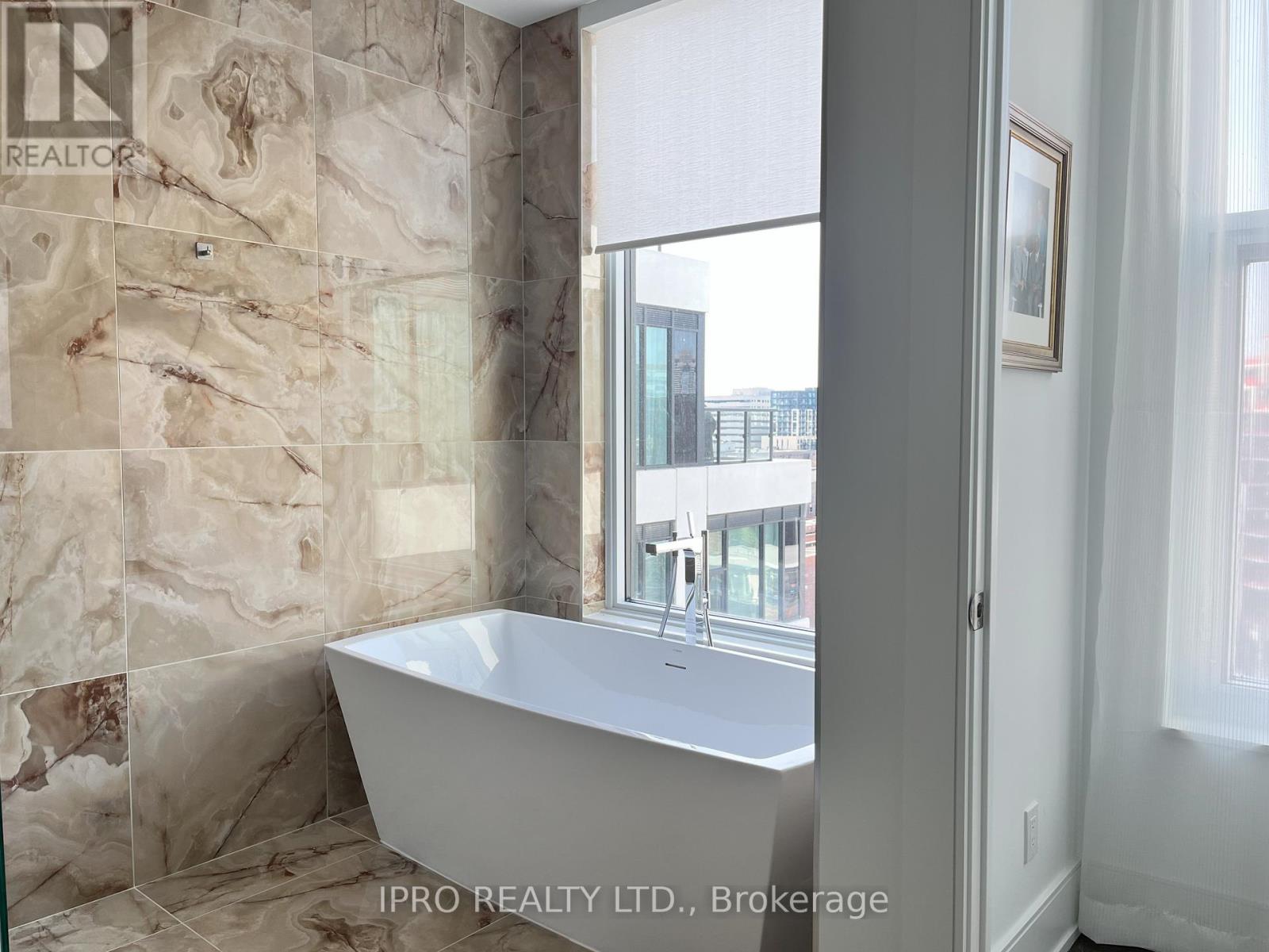 1002 - 455 Wellington Street W, Toronto, Ontario  M5J 2R2 - Photo 27 - C12094064