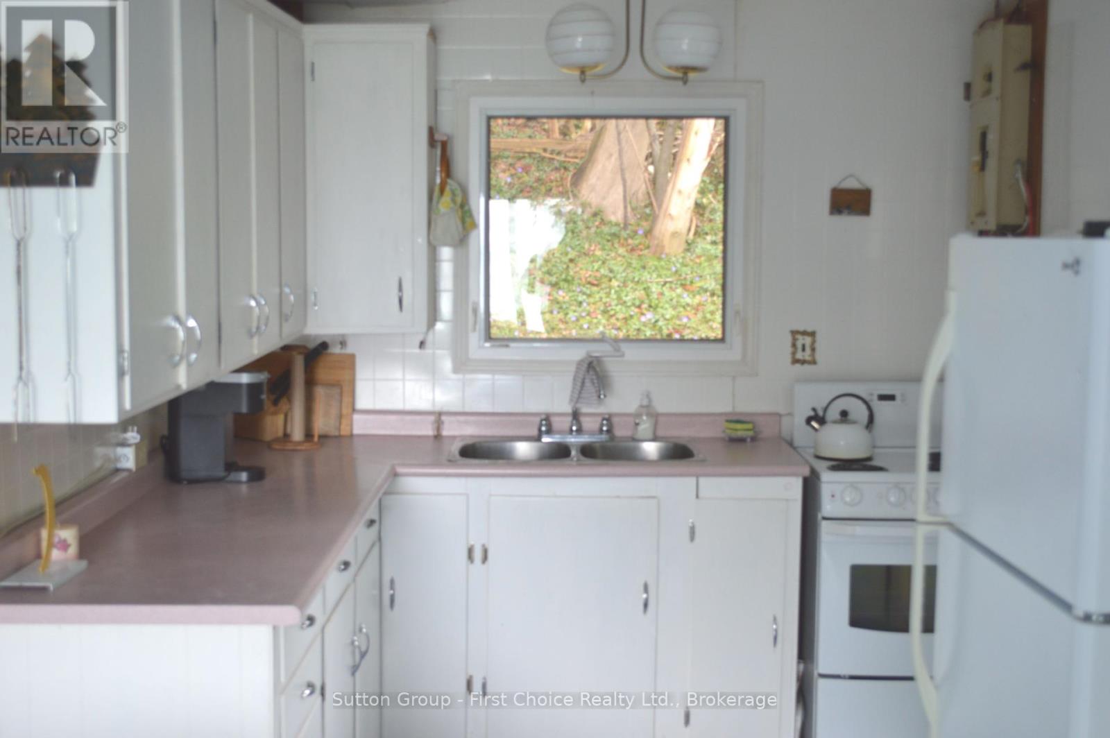 82899 Glendale Road, Ashfield-Colborne-Wawanosh, Ontario  N7X 3X9 - Photo 13 - X12097836