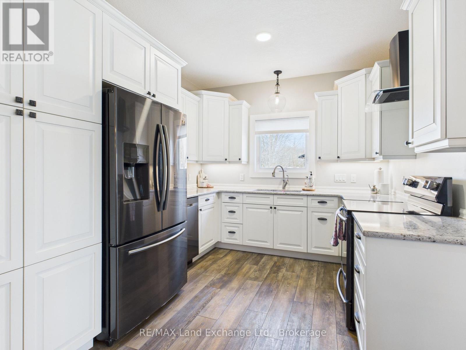 1 Cameron Street, Kincardine, Ontario  N0G 2T0 - Photo 10 - X12097875