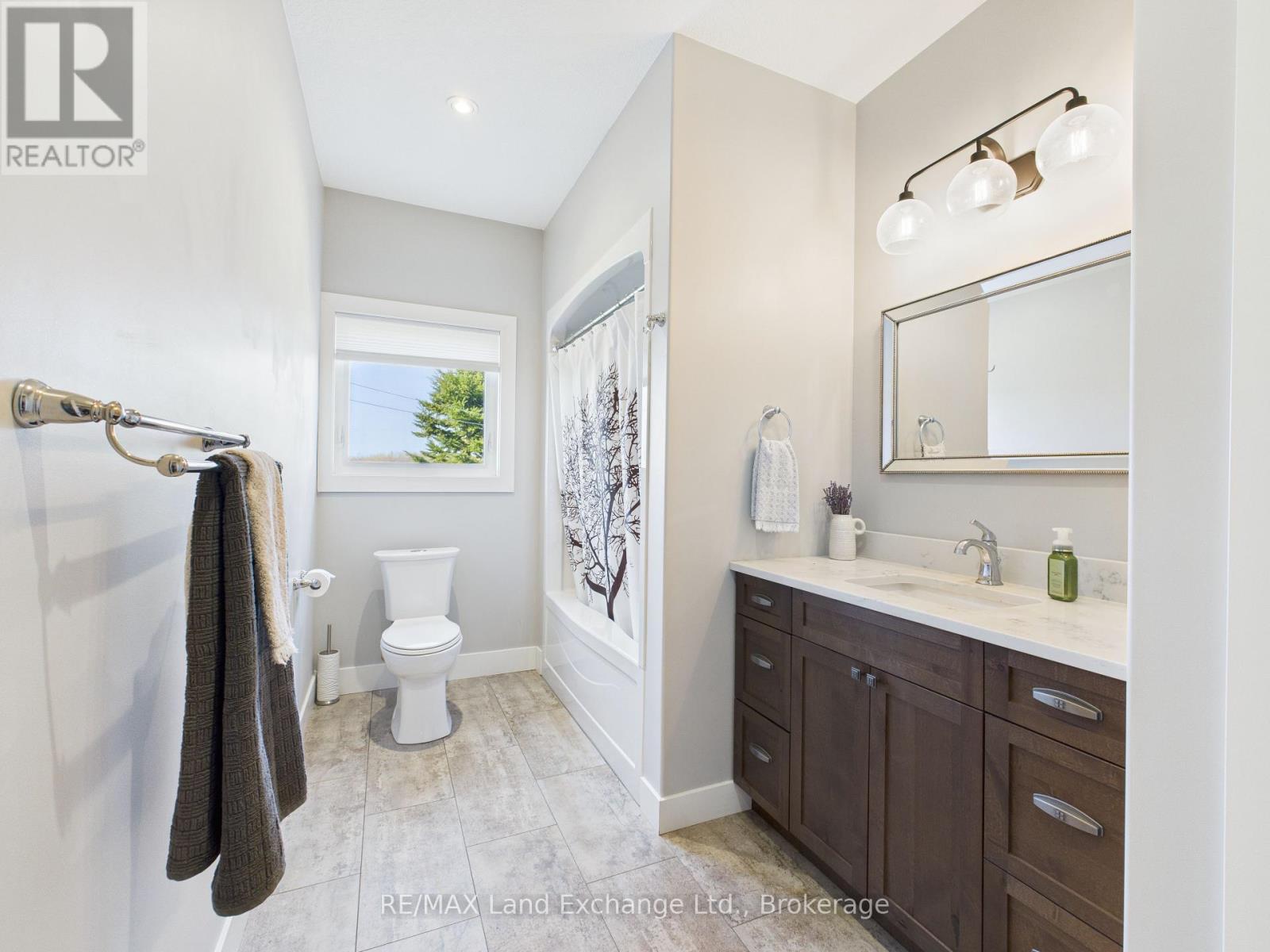 1 Cameron Street, Kincardine, Ontario  N0G 2T0 - Photo 19 - X12097875