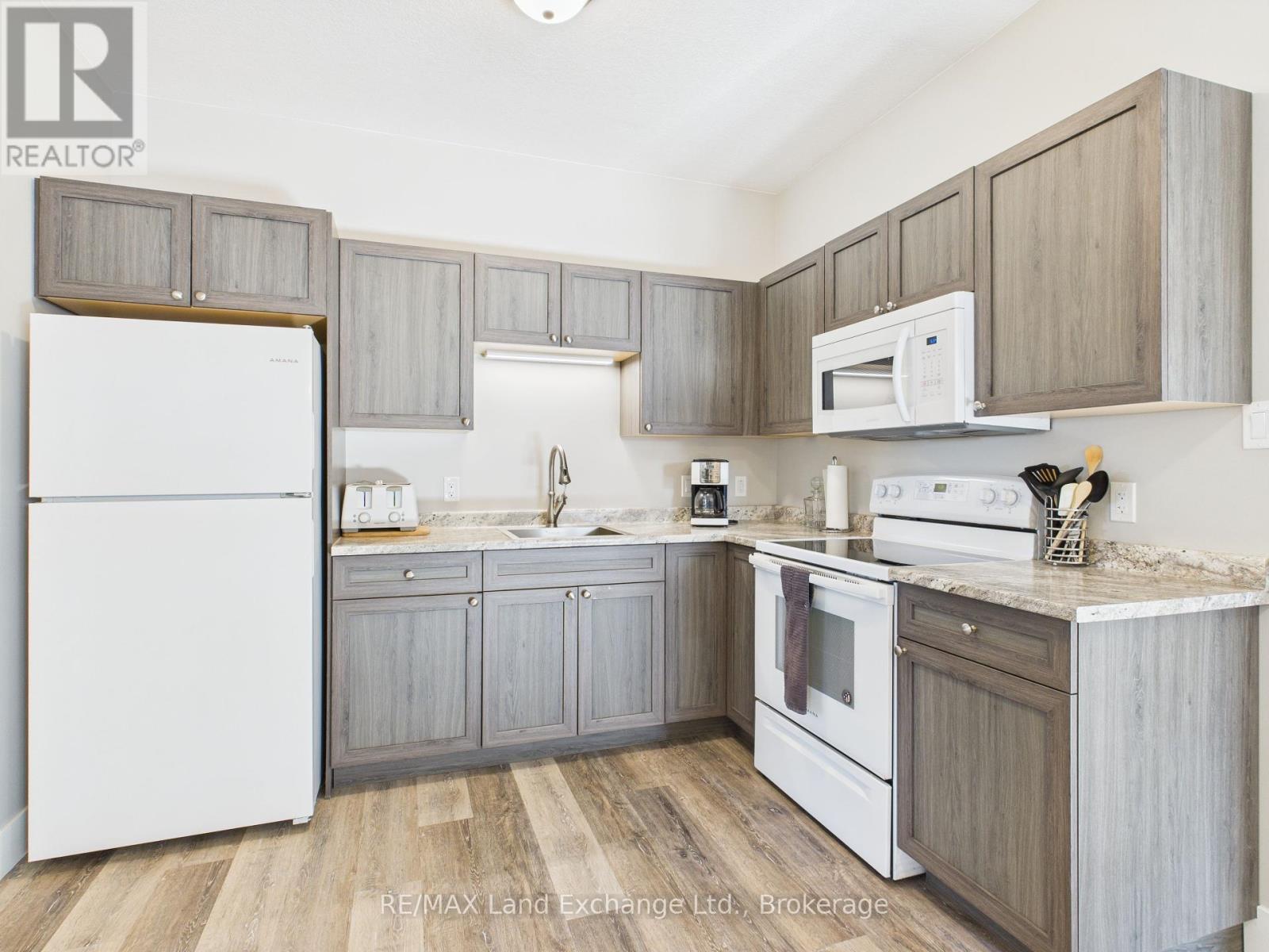 1 Cameron Street, Kincardine, Ontario  N0G 2T0 - Photo 22 - X12097875