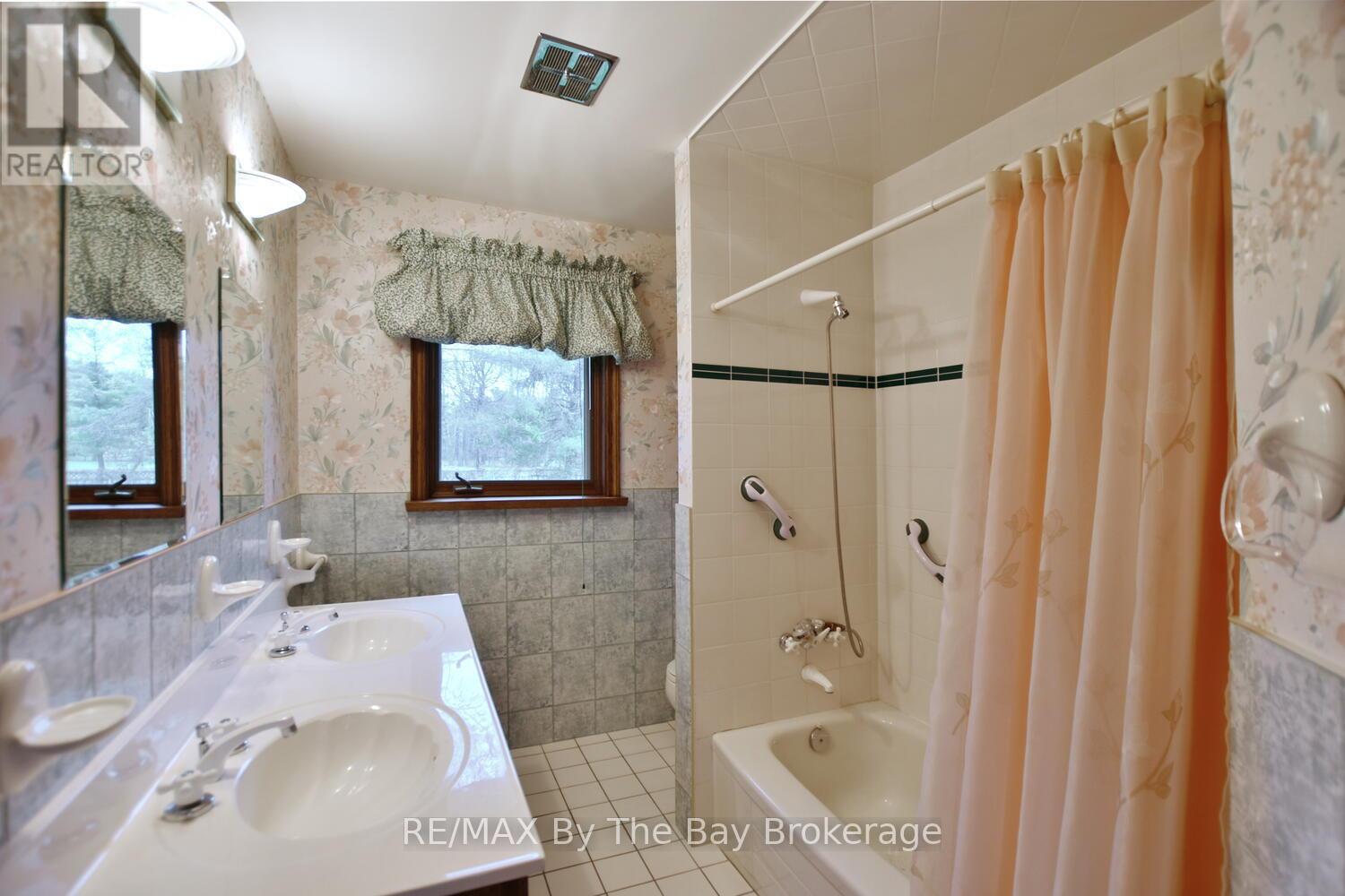 23 Kelley Crescent, Wasaga Beach, Ontario  L9Z 1J3 - Photo 17 - S12097789