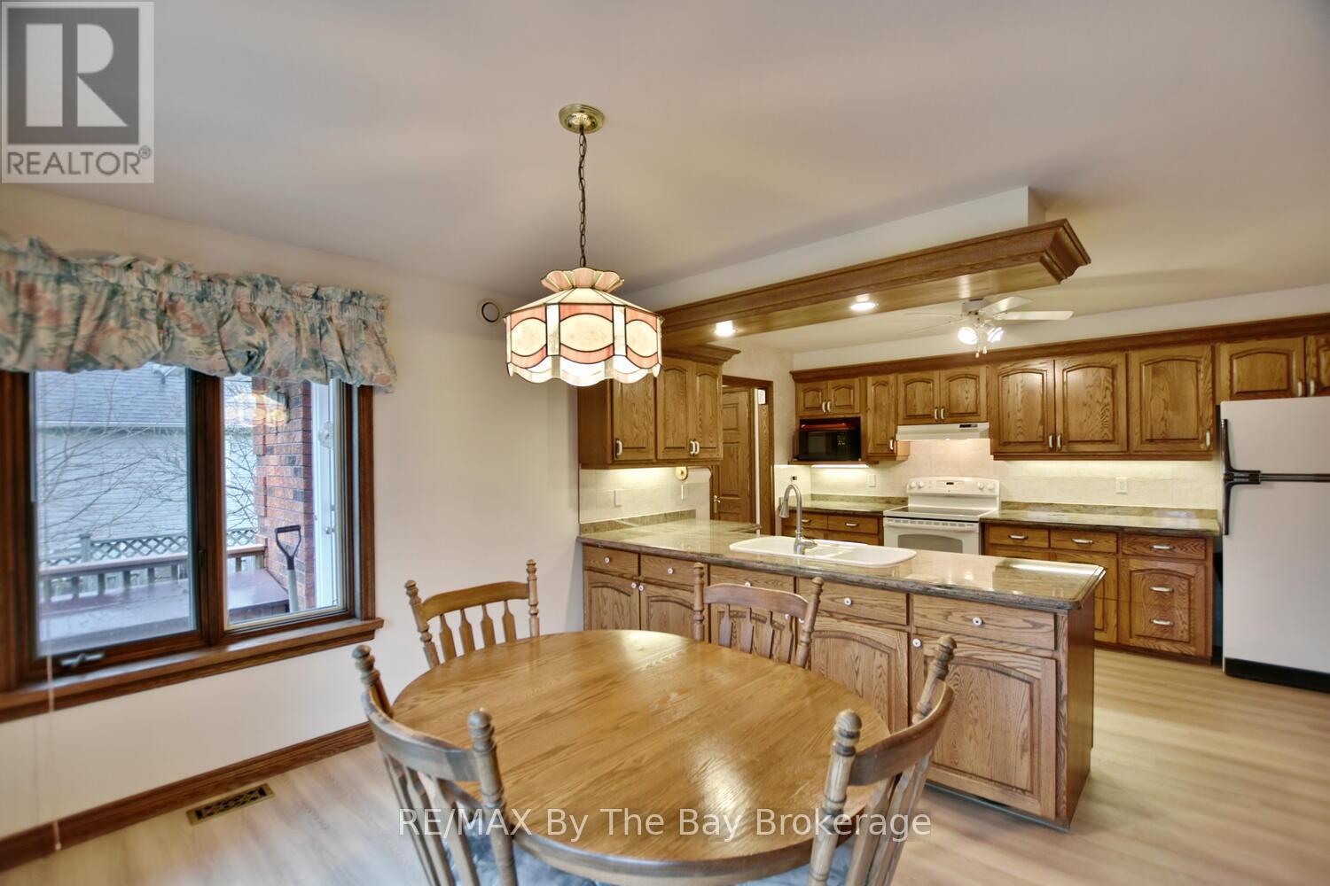 23 Kelley Crescent, Wasaga Beach, Ontario  L9Z 1J3 - Photo 14 - S12097789