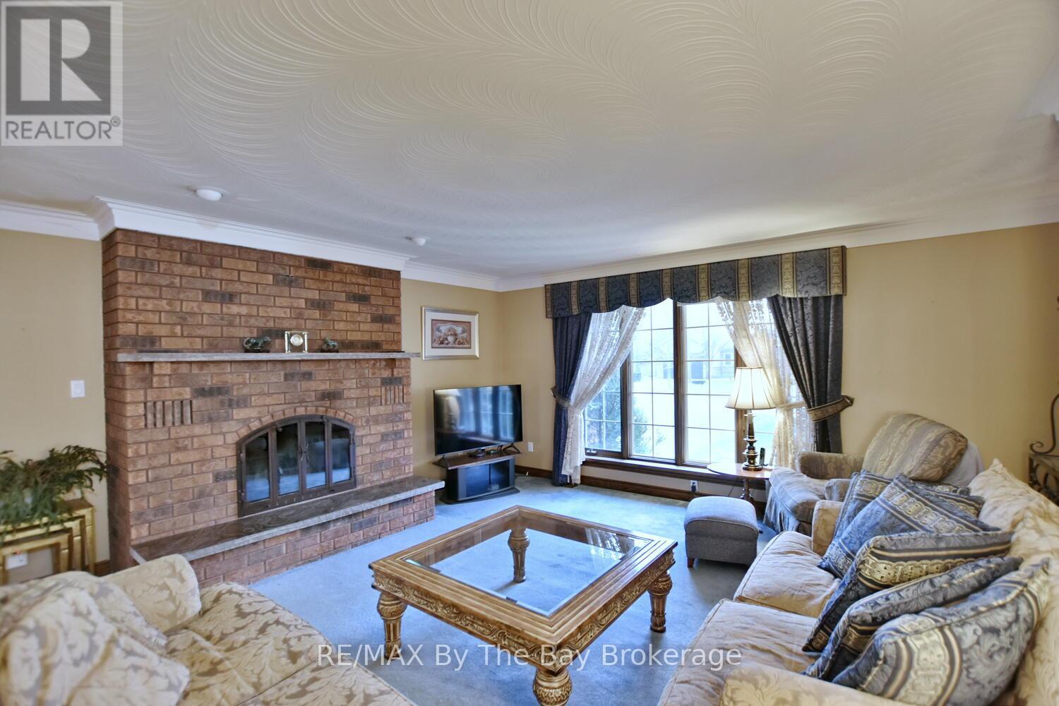 23 Kelley Crescent, Wasaga Beach, Ontario  L9Z 1J3 - Photo 9 - S12097789