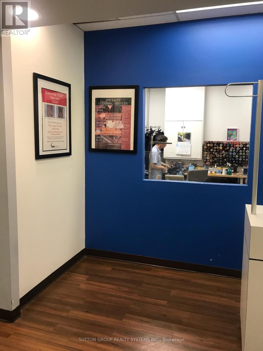 M217 - 777 Bay Street, Toronto, Ontario  M5G 2C8 - Photo 2 - C12097903