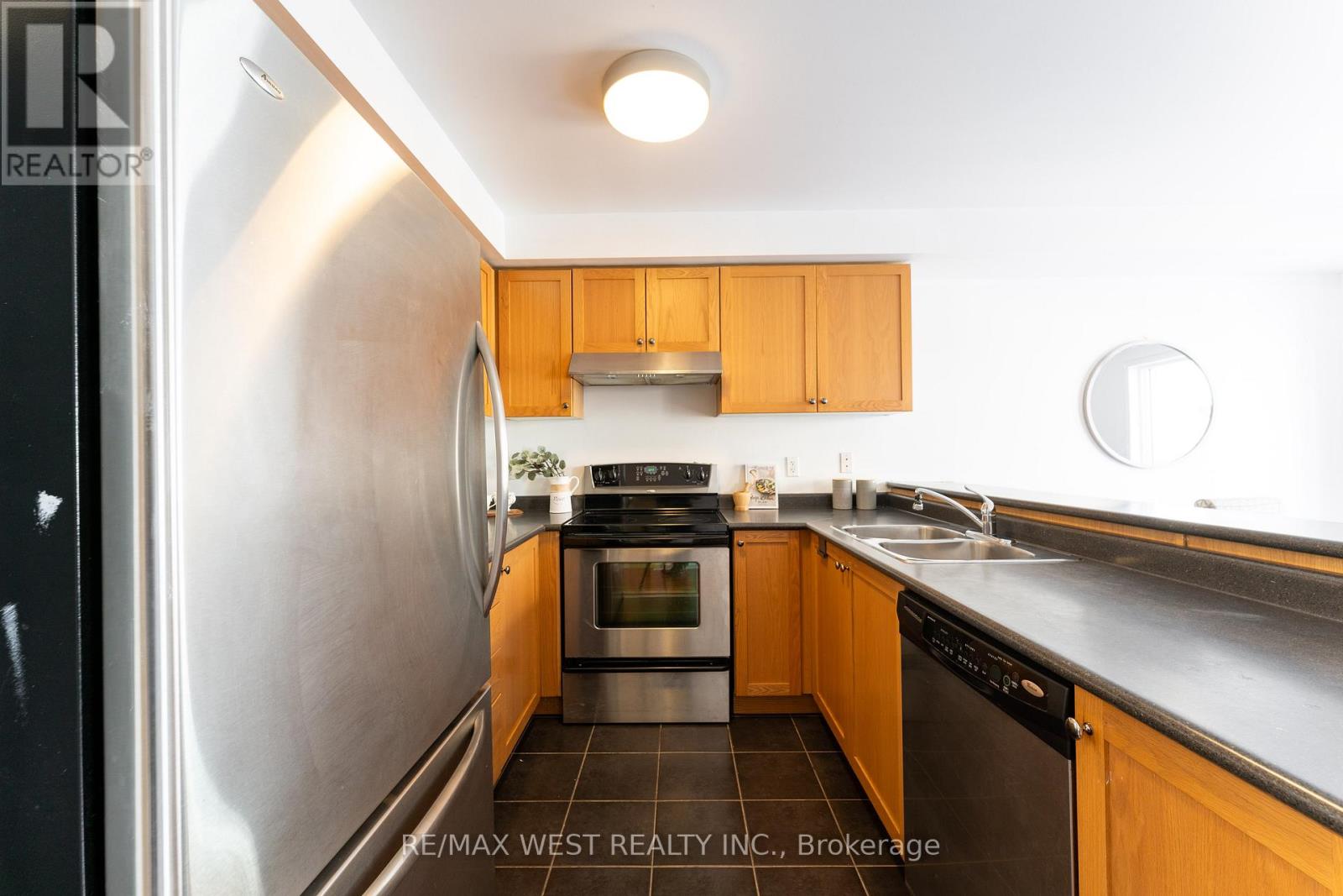 Property at 101 VESSEL CRESCENT image 5